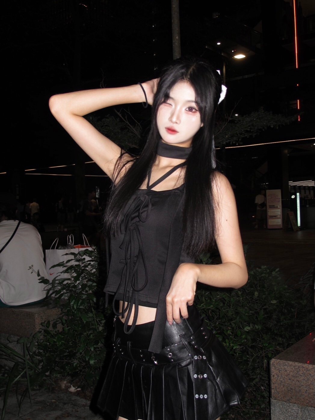 【韓代】蝴蝶綁帶掛脖上衣