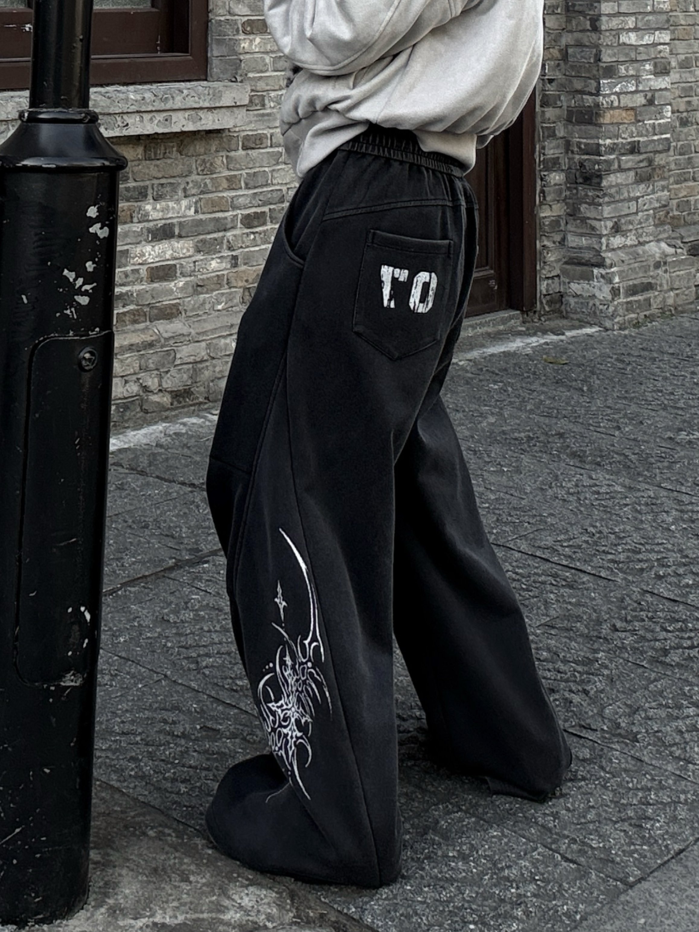 高質量小眾垂感刺繡彎刀褲