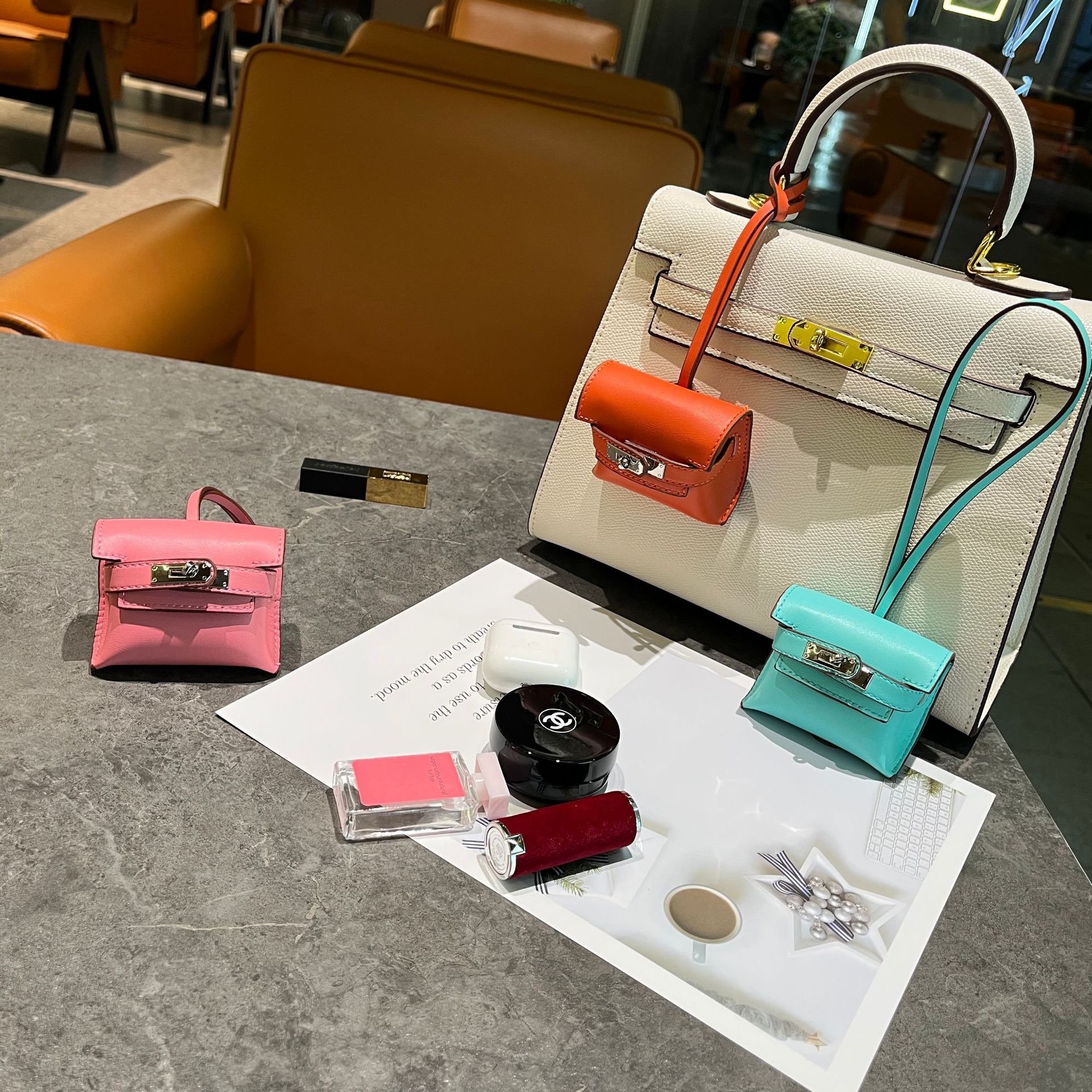 現貨+預購 -mini kelly耳機掛包