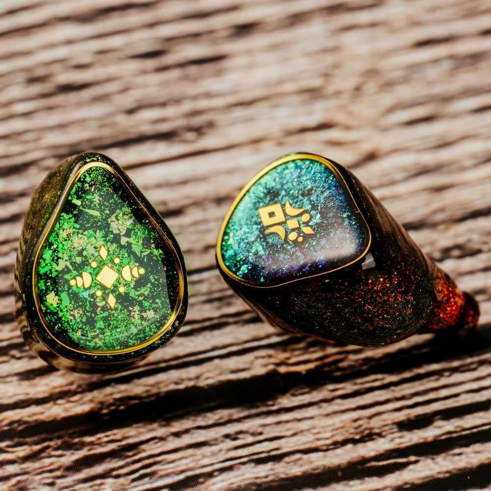 Rossi&Wing x LUA 「SYNCHRONICITY - 命運既定的巧合」穹聲全頻動圈入耳式耳機 CM 0.78 耳道式