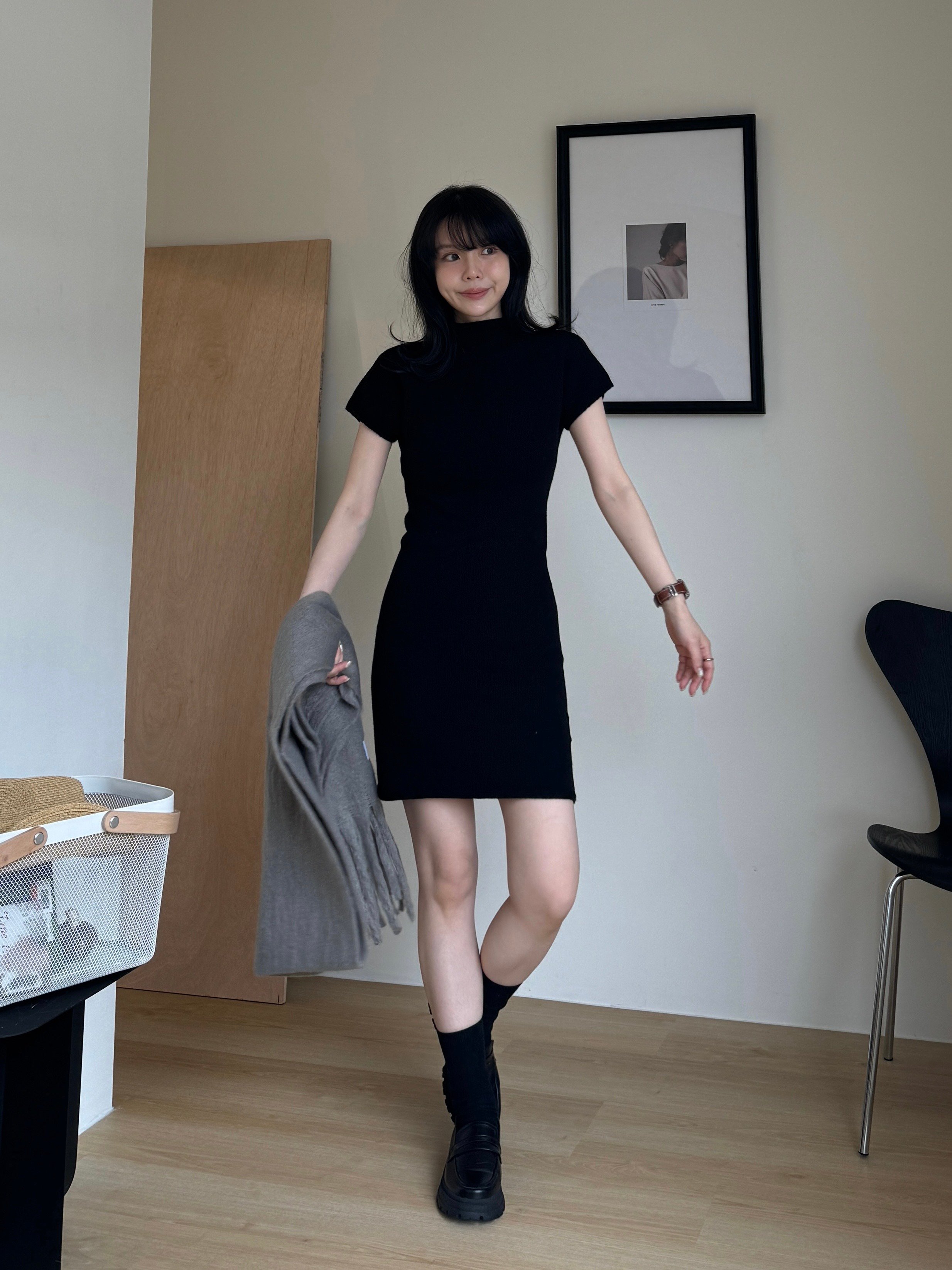 現貨 BEST！回歸) 合身微辣半袖小高領洋裝 2色