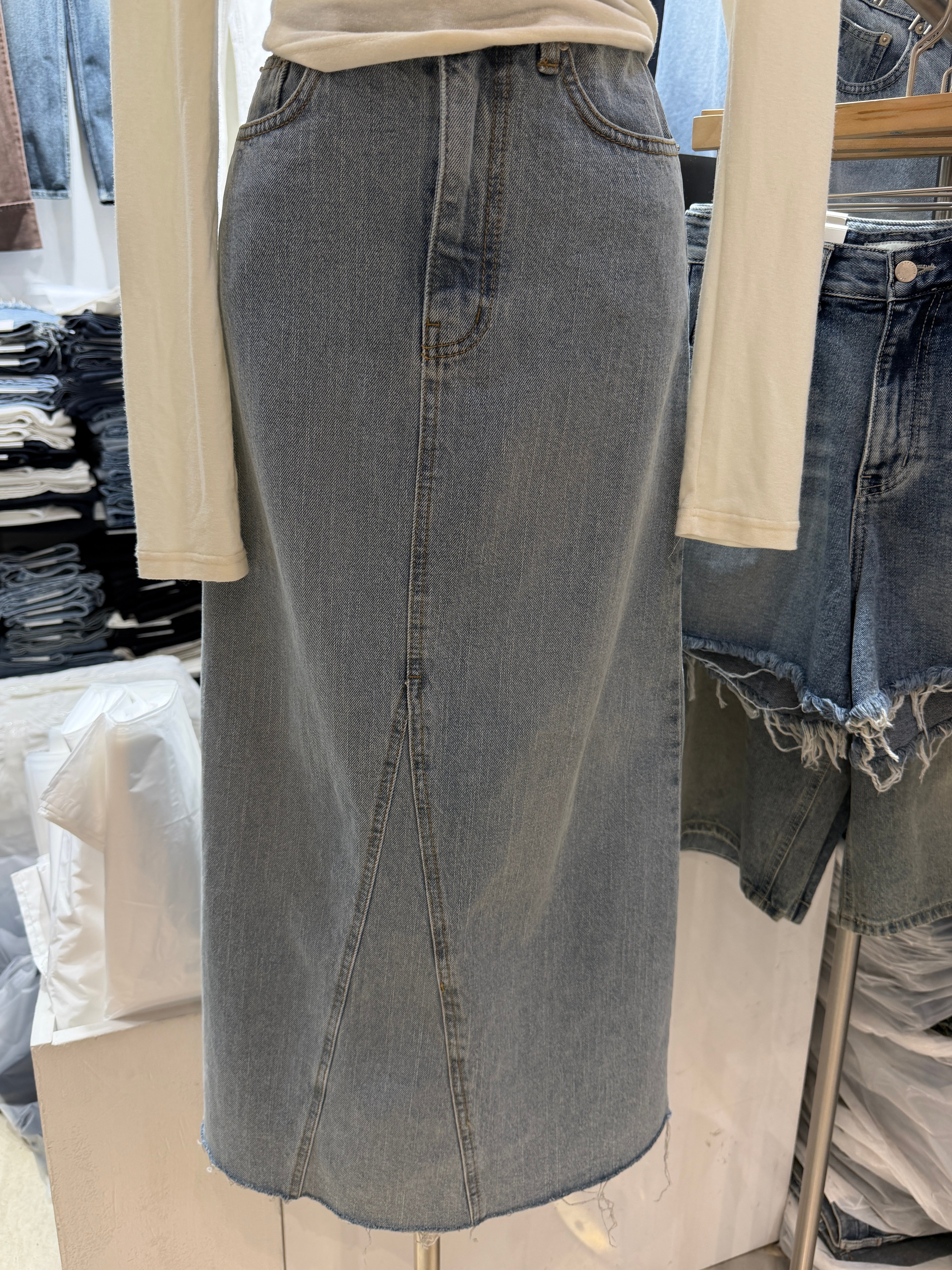 現貨 BH19 一眼就中！牛仔後開岔長裙 SML