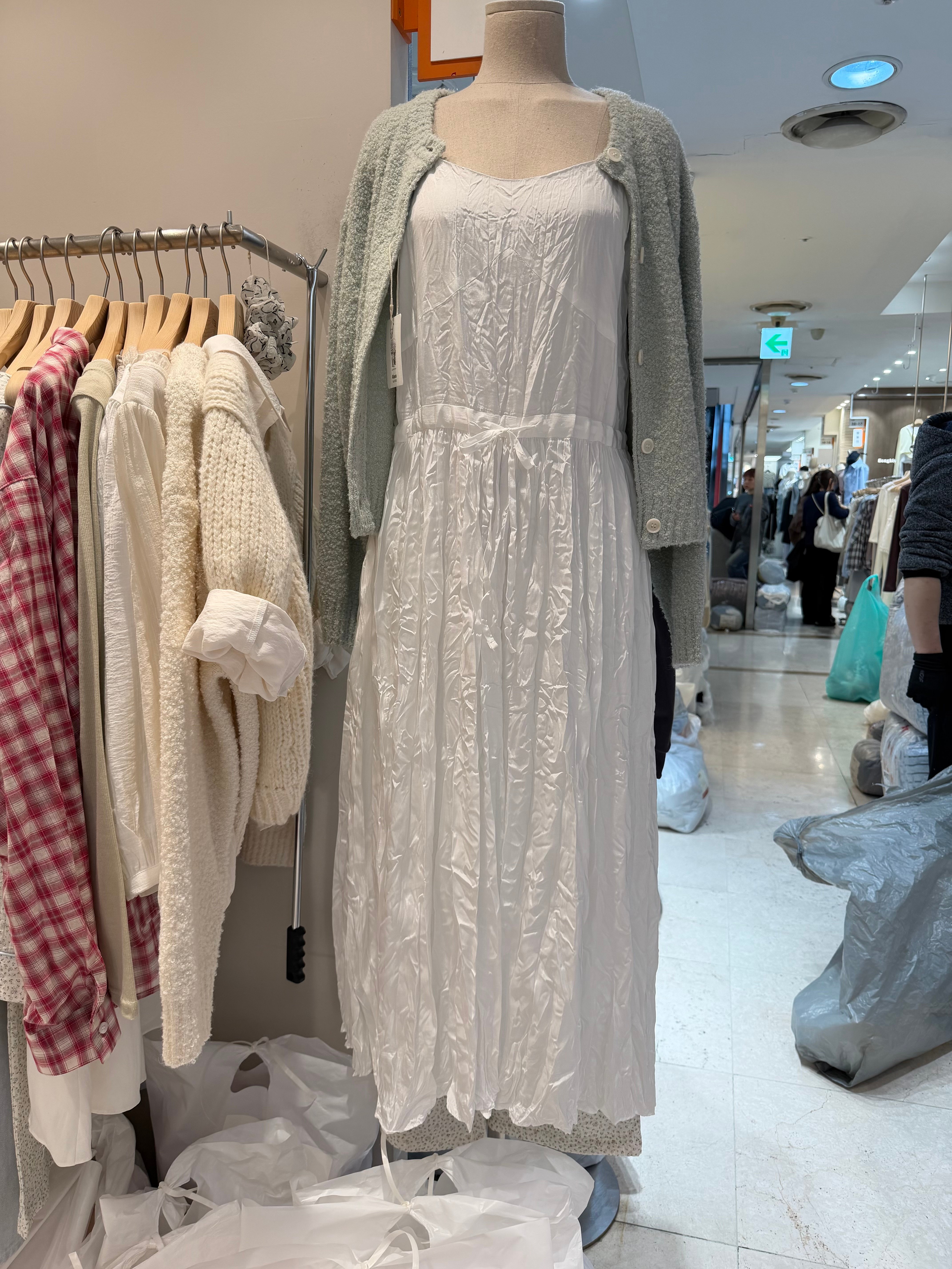 BB13 細肩揉皺唯美飄逸長洋 1色