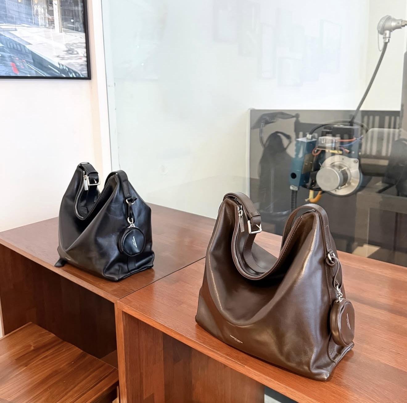 B37 Bucks&Leather  26年新款！大款 牛皮光滑亮面拉鍊托特包