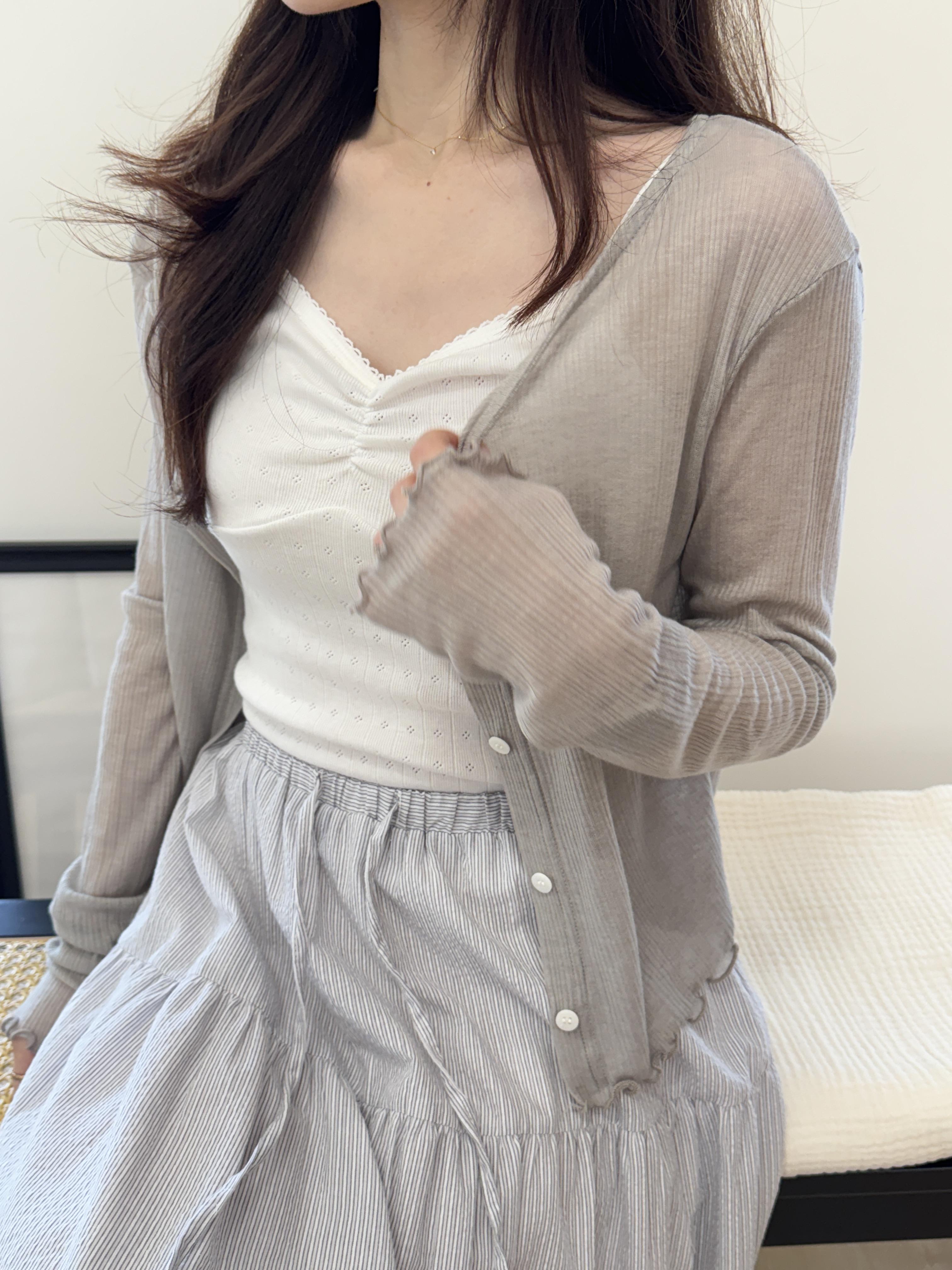 回歸) AS05 柔軟天絲木耳邊紋理小罩衫 2色