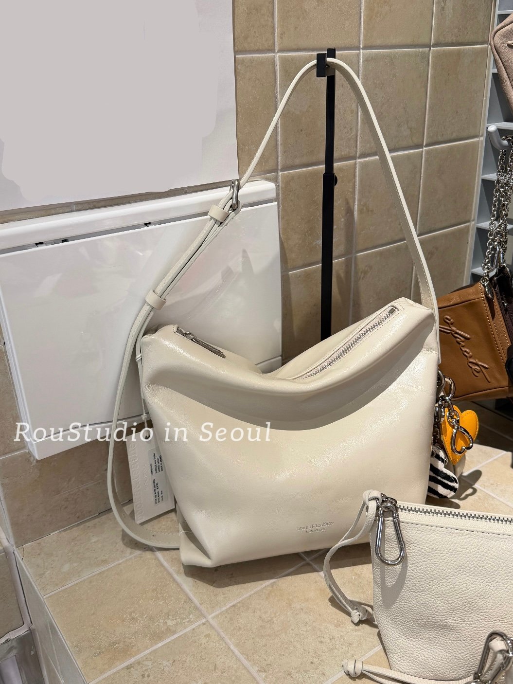 B38 Bucks&Leather  26年新款！小款 牛皮光滑亮面拉鍊托特包