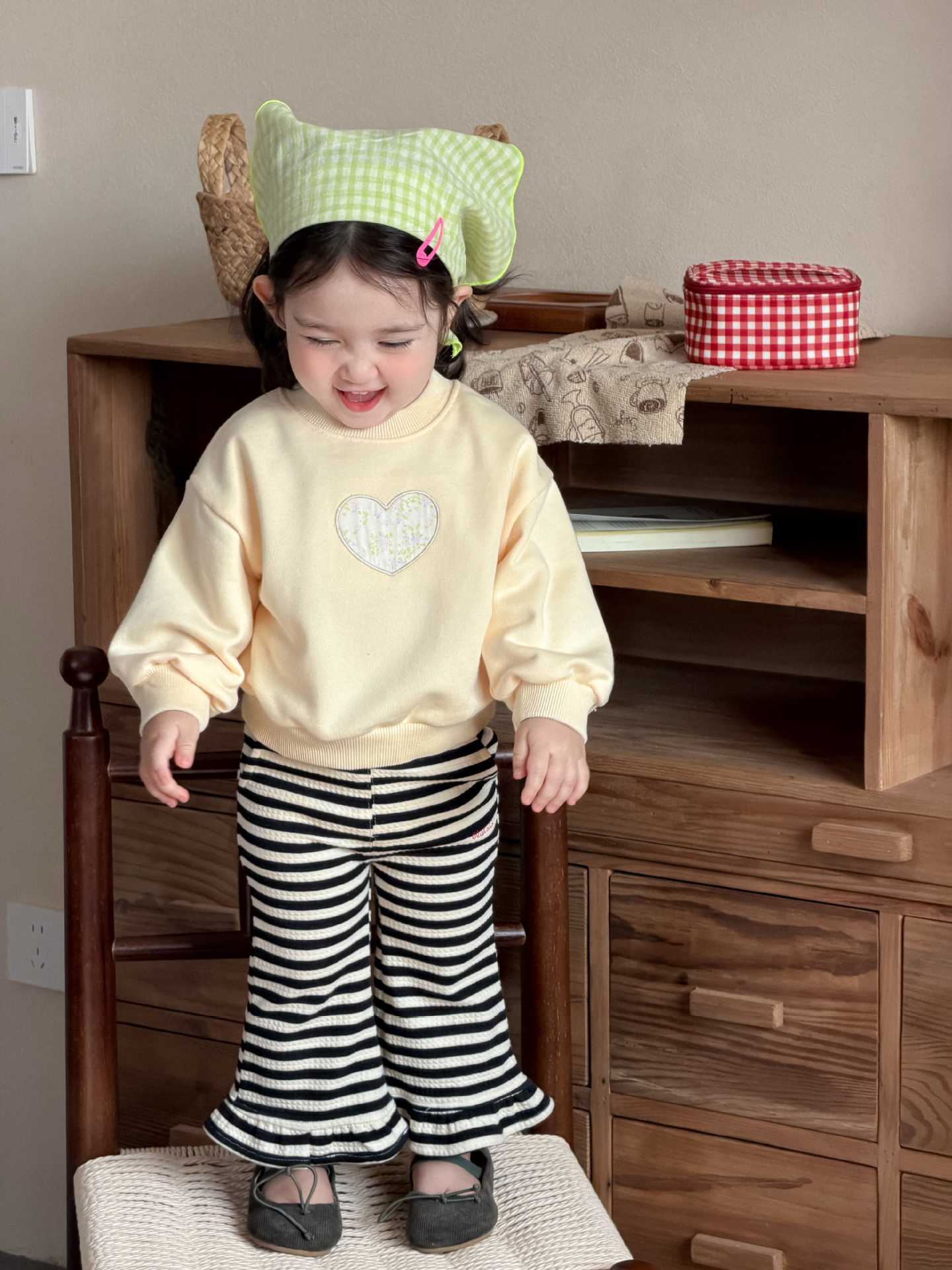 愛心上衣(黃)/條紋喇吧褲