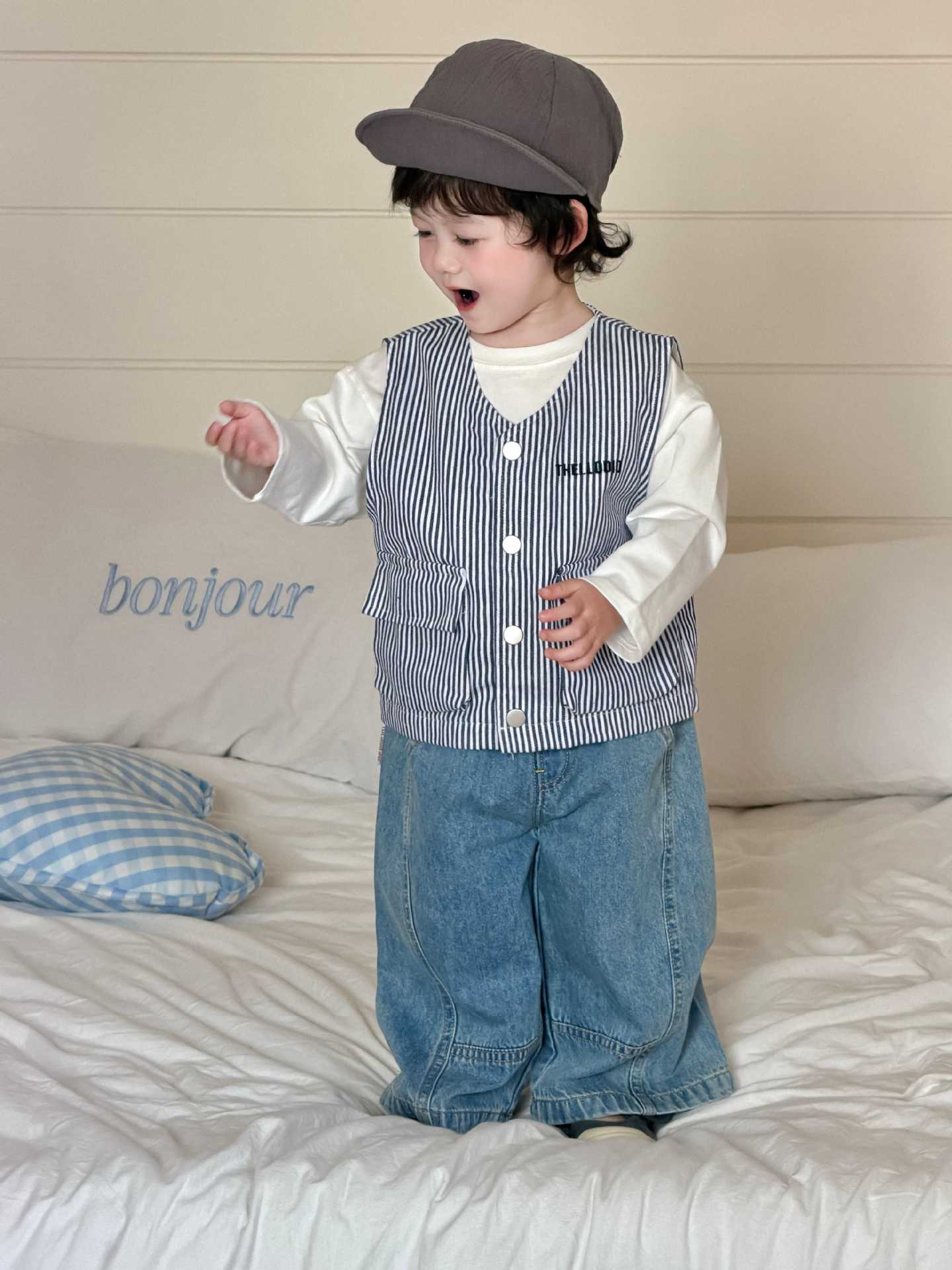 字母T/條紋馬甲/牛仔寬褲