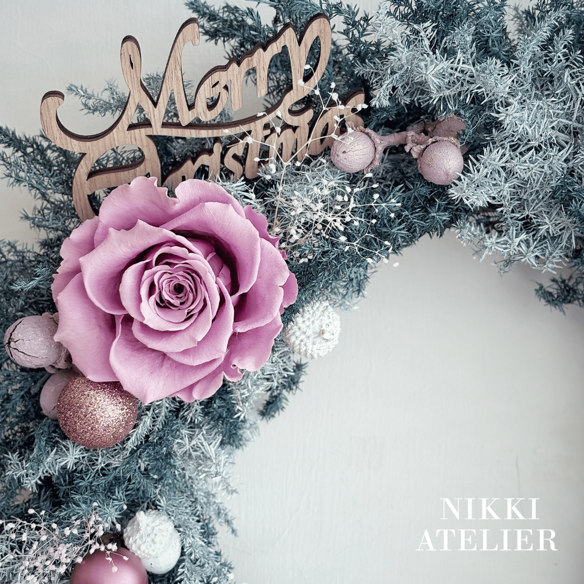 【新款】 雪映花語永生聖誕花圈