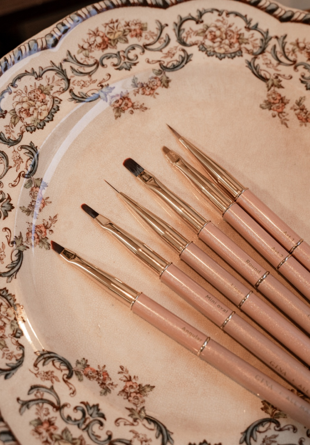 Ruyiya璐意雅｜GINA生活鎏金奶茶色美甲筆