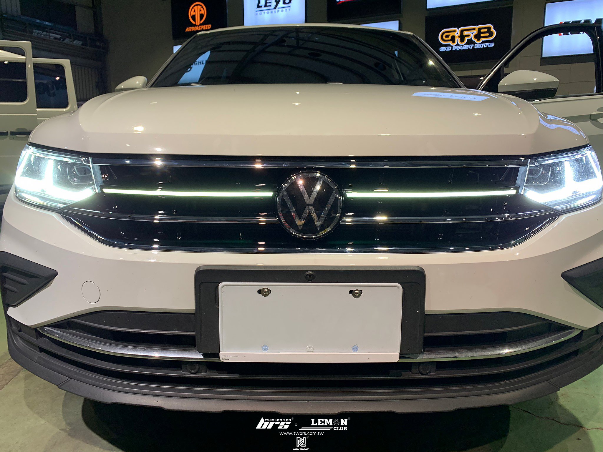 Volkswagen New Tiguan 安裝 原廠21年式日行燈水箱罩