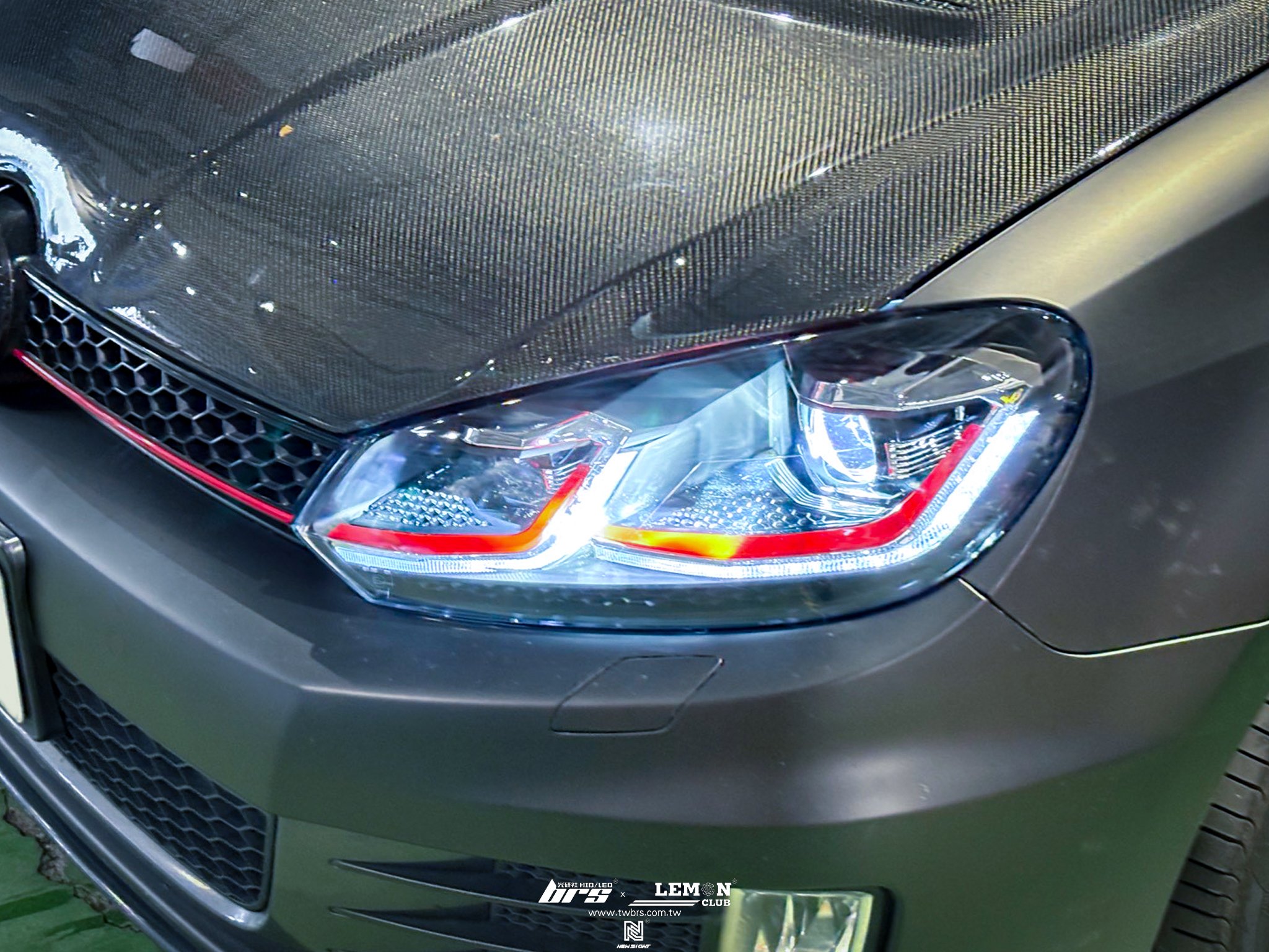 Volkswagen Golf 6 安裝 6改7.5式樣紅線魚眼大燈總成+HIGHLIGHT 高階款LED大燈