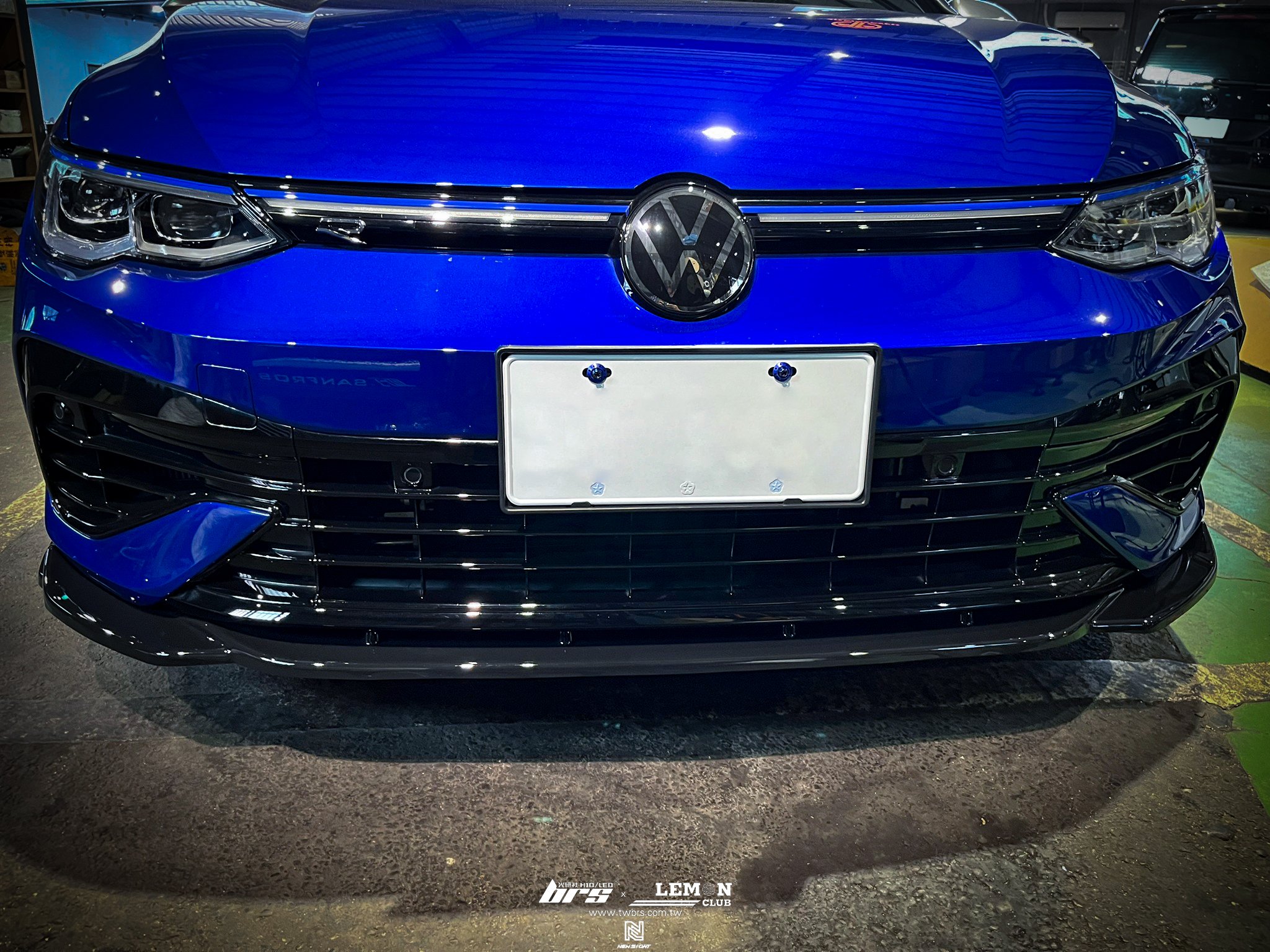 Volkswagen Golf 8 R 安裝 類MAX前下巴V1+類MAX側裙+CS款尾翼+2.0怠速熄火啟停自動關閉器