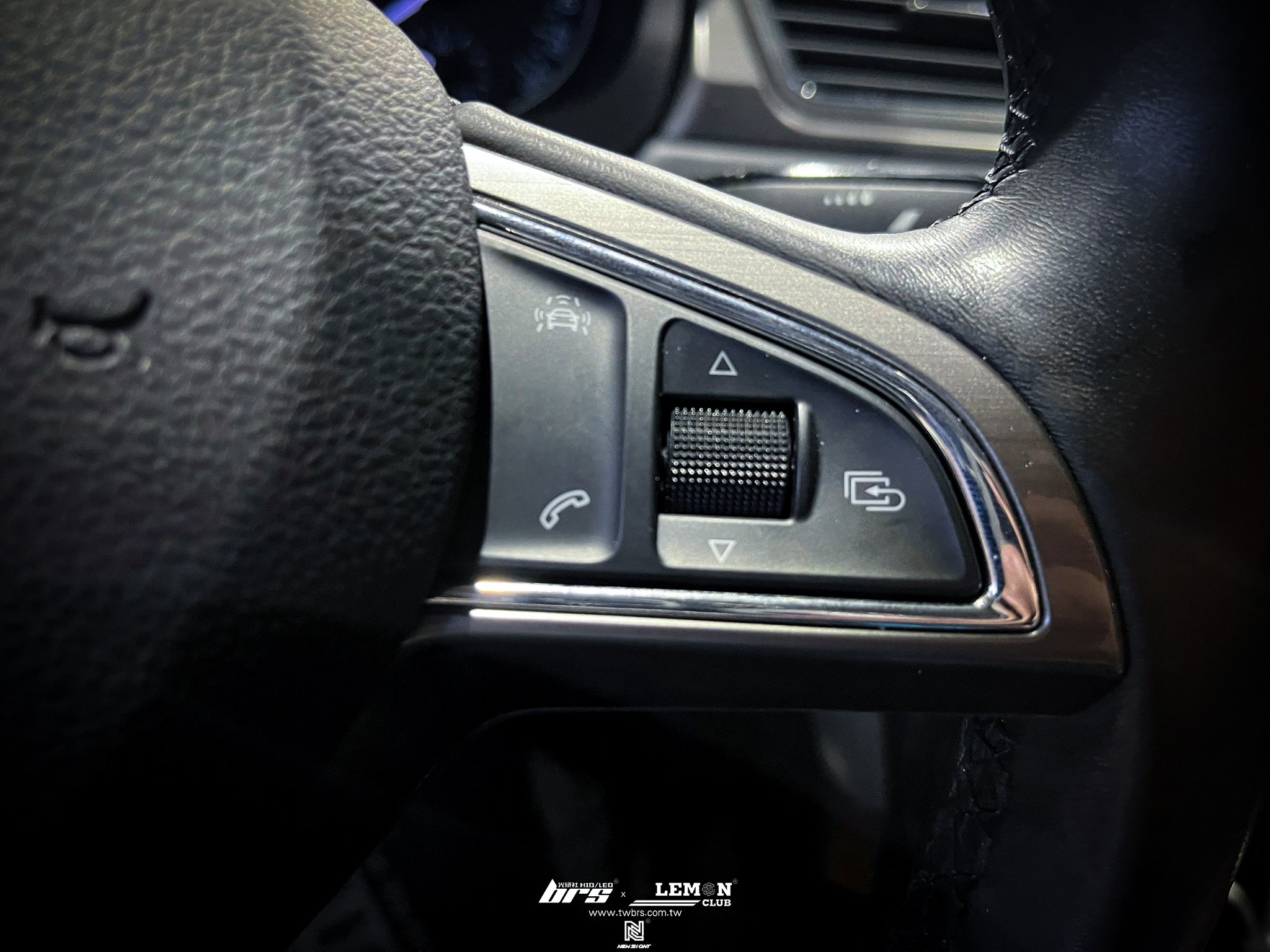 Skoda Rapid 安裝 原廠多功能方向盤滾輪+左後輪速感知器更換