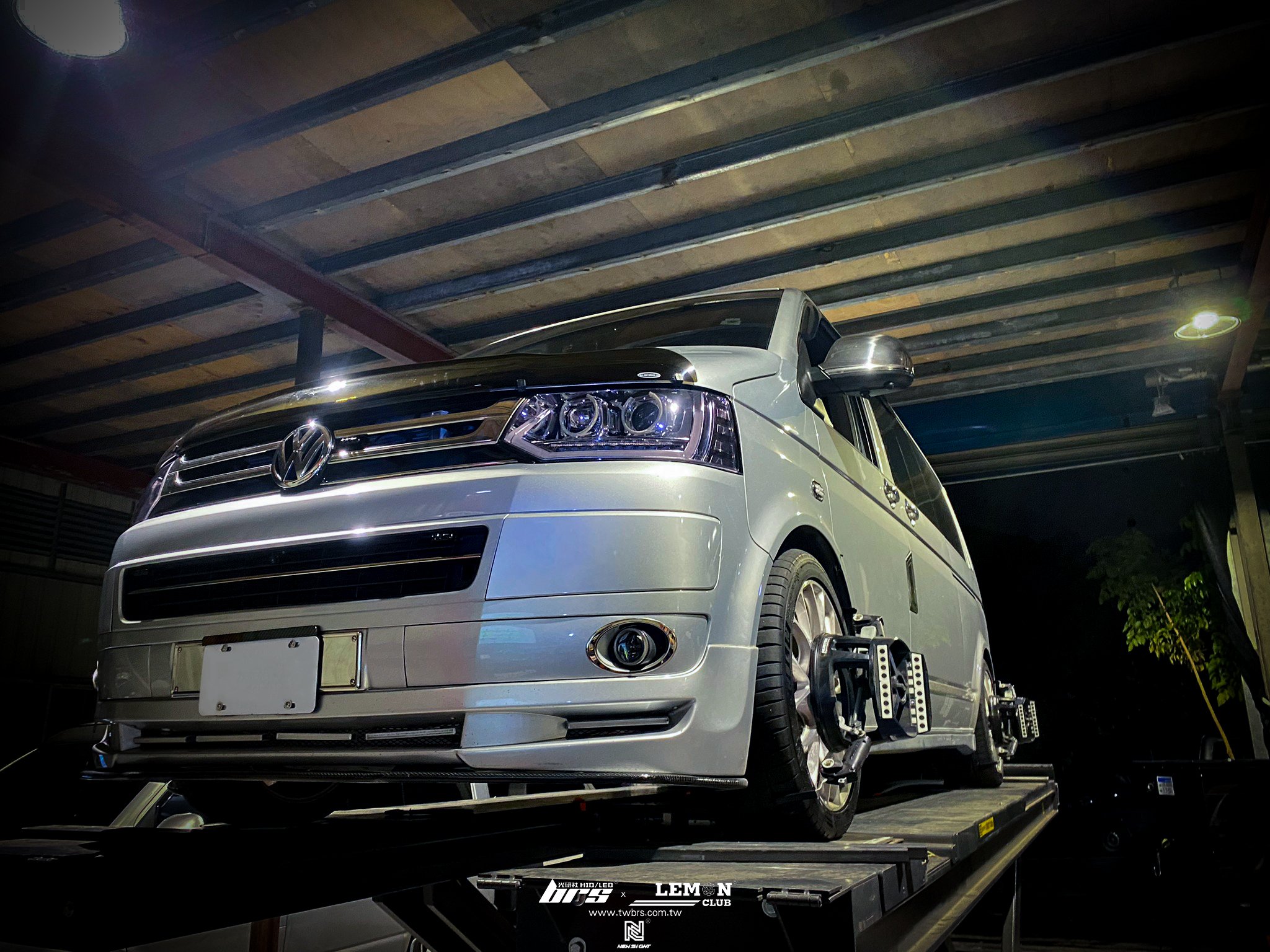 Volkswagen T5 安裝 英國POWERFLEX 後三角架襯套(內部)+英國POWERFLEX 後三角架襯套(外部)+HUNTER 3D電腦四輪定位