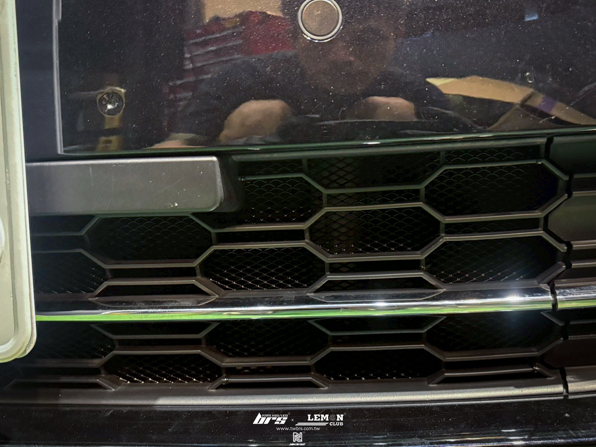 Skoda Octavia 安裝 前保桿防跳石網