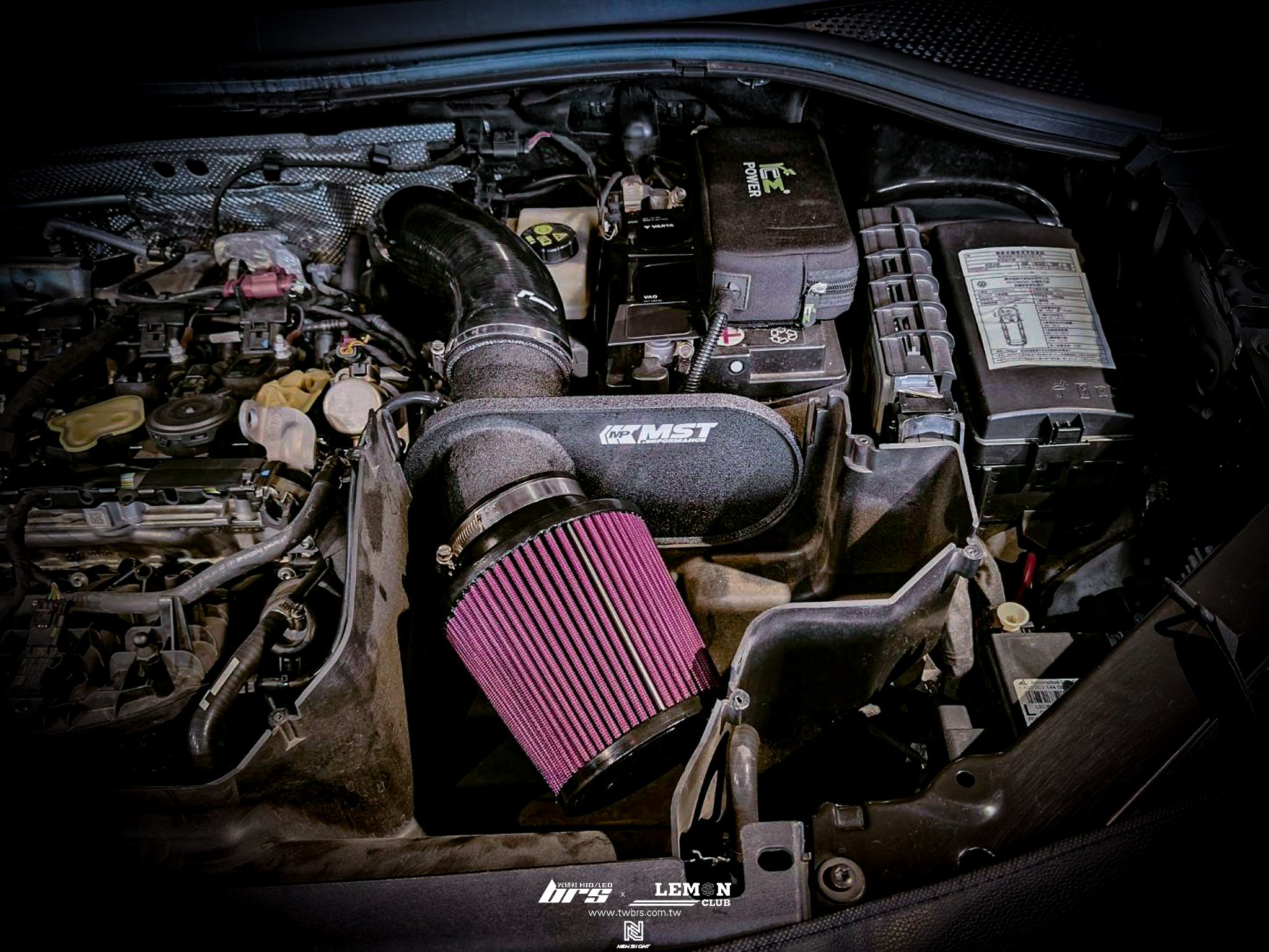 Volkswagen New Tiguan 安裝 MST Racingline R600進氣系統+投射式門邊燈(新R標)