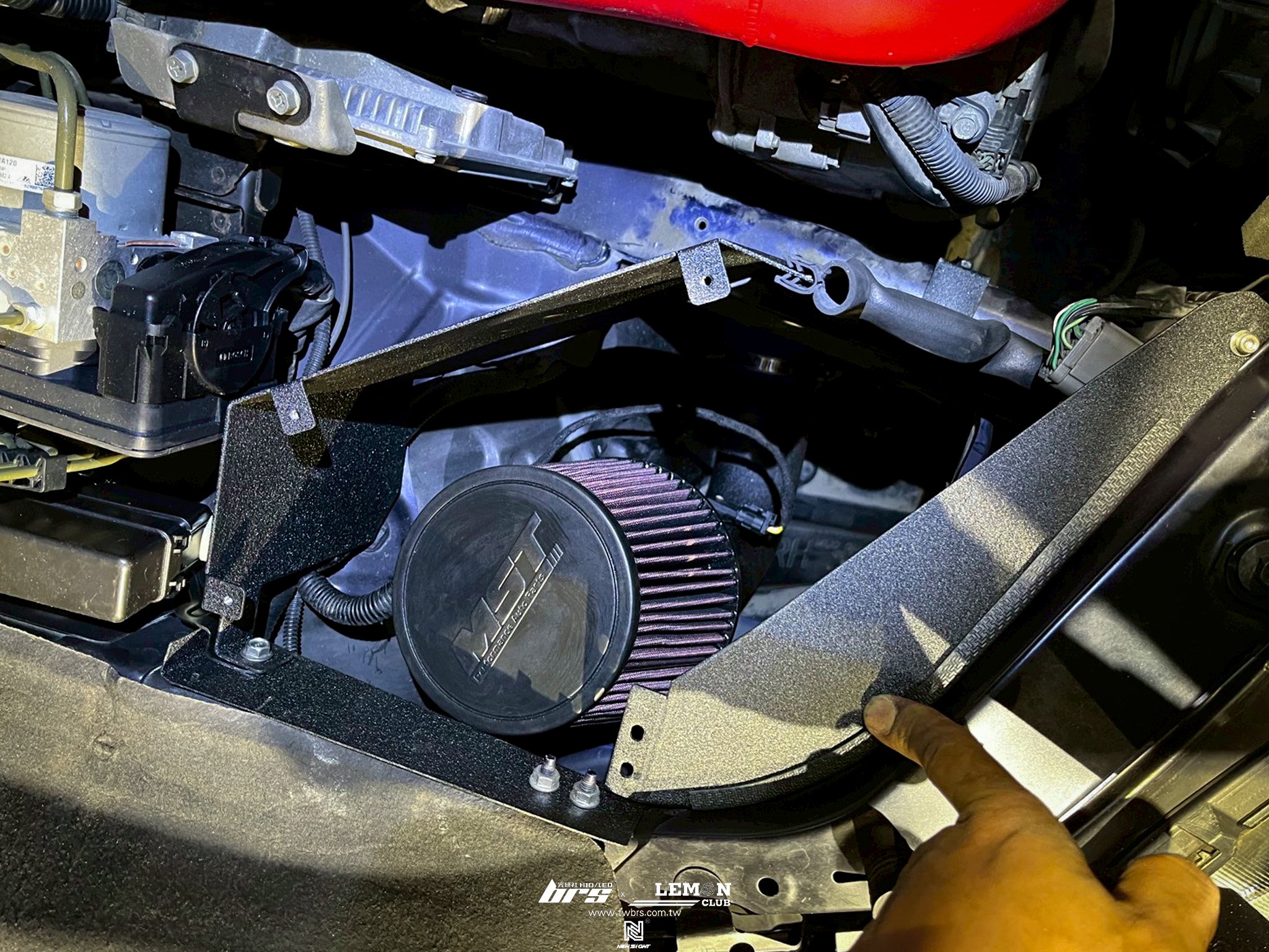 Subaru WRX 安裝 MST進氣系統