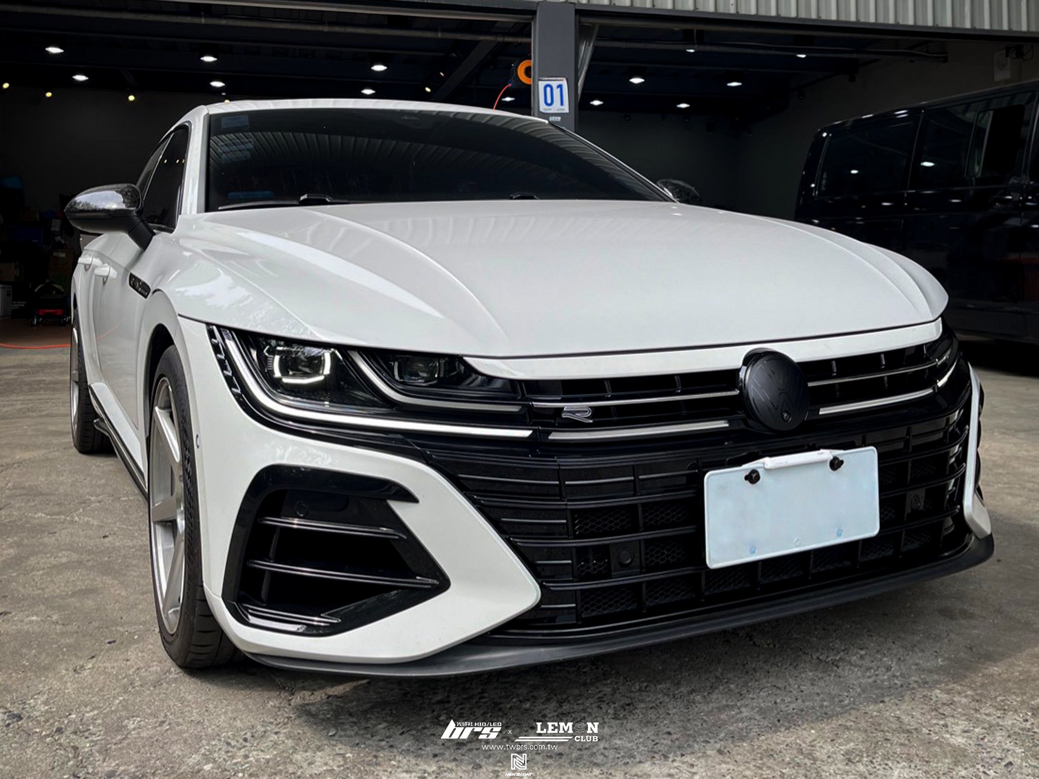 Volkswagen Arteon 安裝 副廠 Arteon R 前保桿