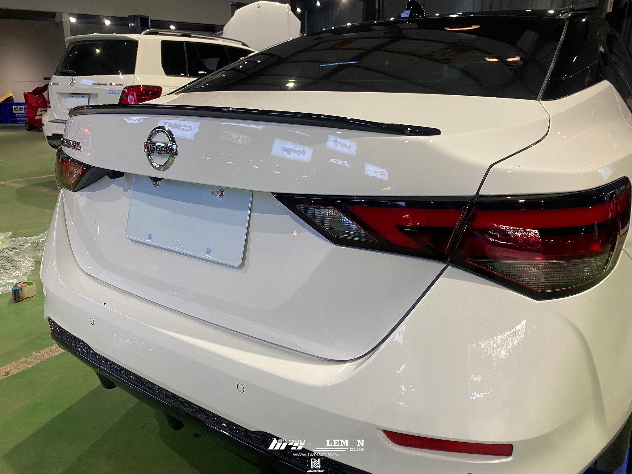 Nissan Santra B18 安裝 仿高階尾燈