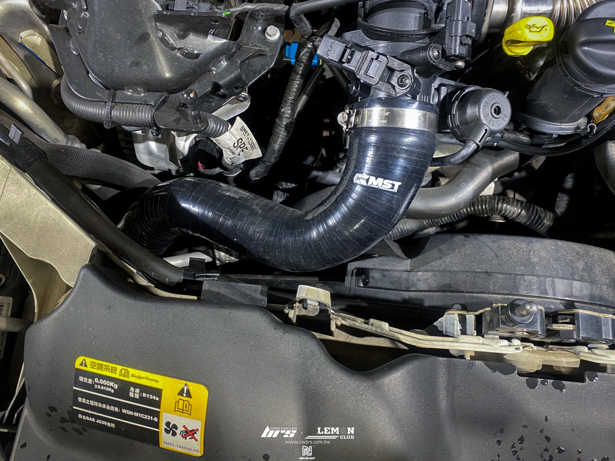 Ford Focus MK2.5 安裝 MST進氣管