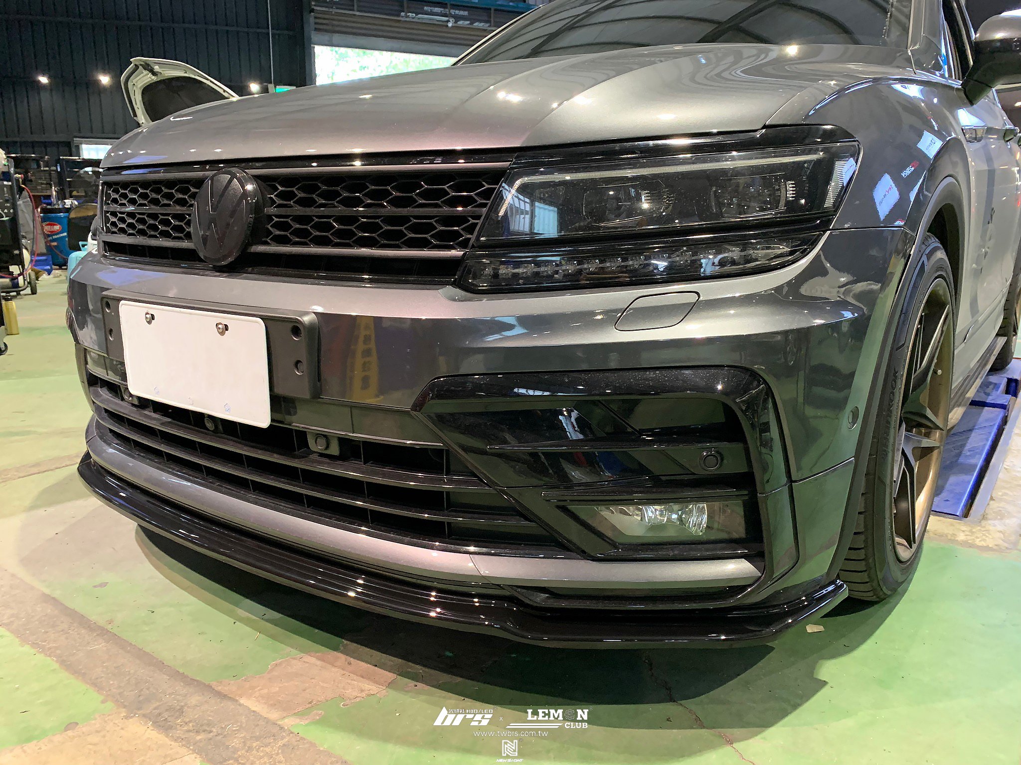 Volkswagen New Tiguan 安裝 類MAX前下巴
