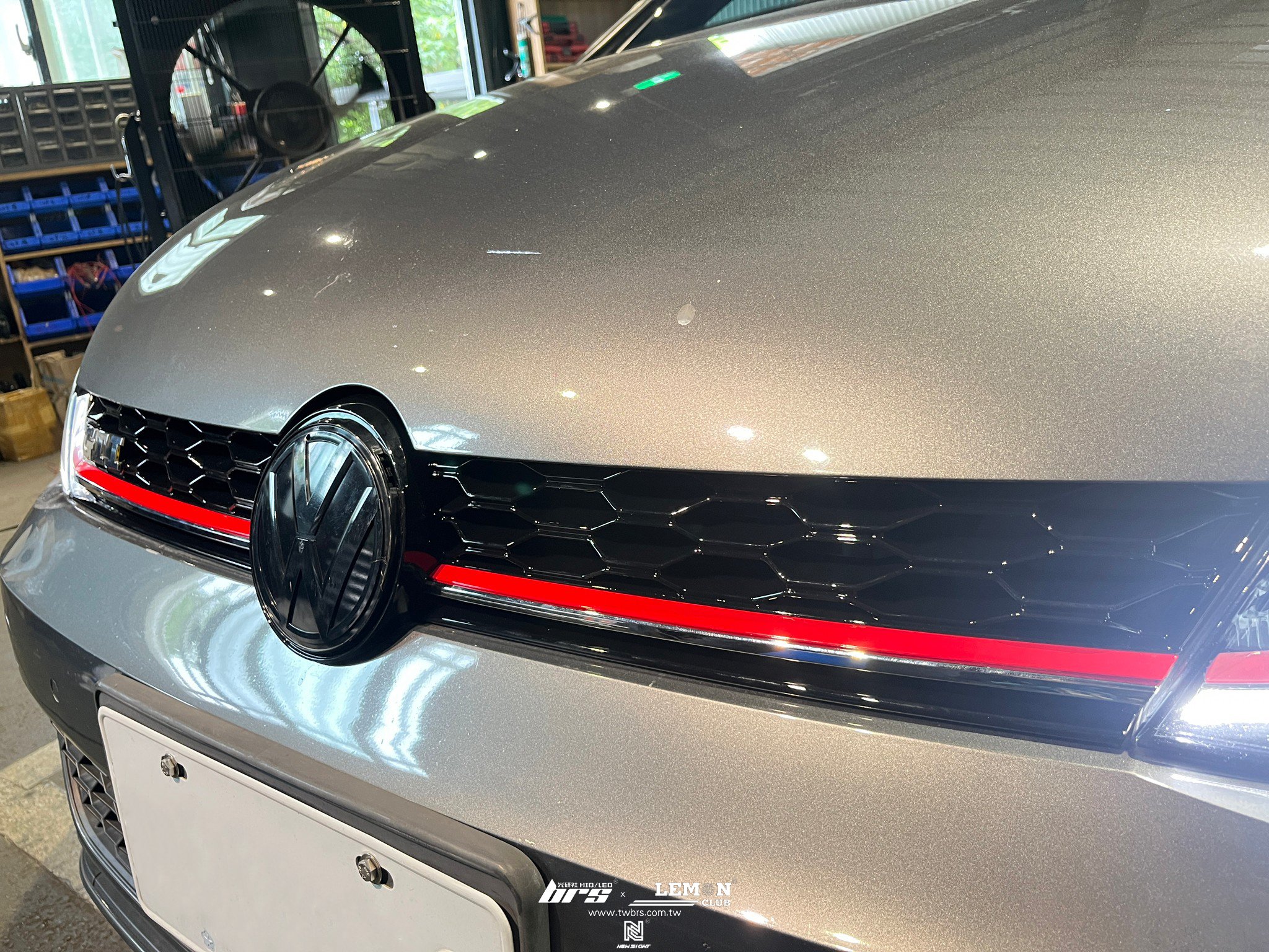 Volkswagen Golf 7.5 GTI 安裝 水箱罩