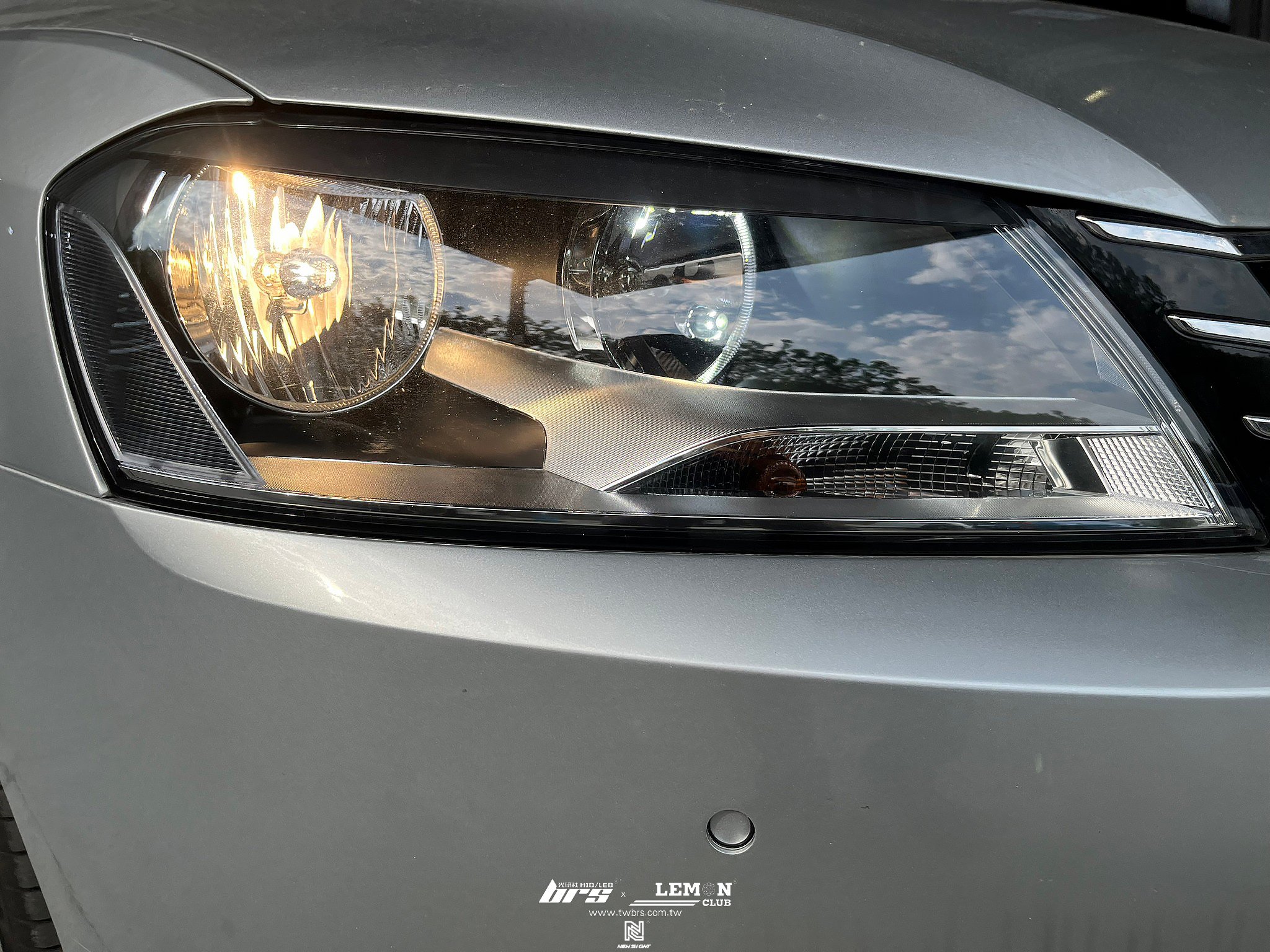 Volkswagen Passat B7 安裝 T10-3030-5晶LED燈泡
