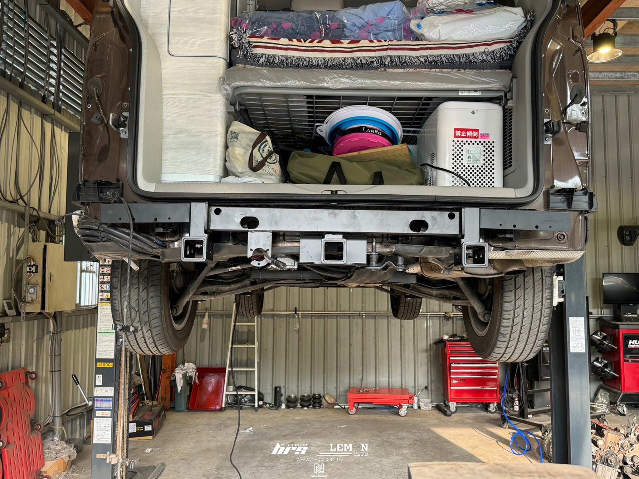 Volkswagen T6 安裝 美式三孔拖車勾(載重加強版)+原廠拖車勾線組
