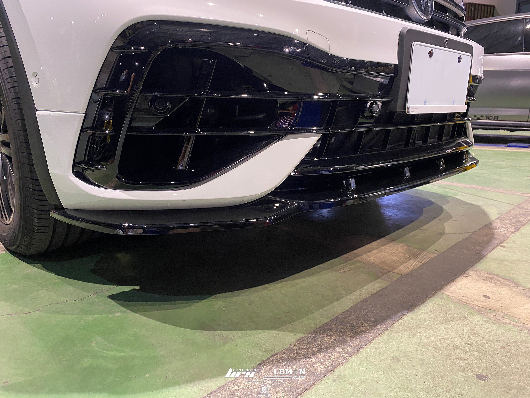 Volkswagen New Tiguan 安裝 R類MAX前下巴