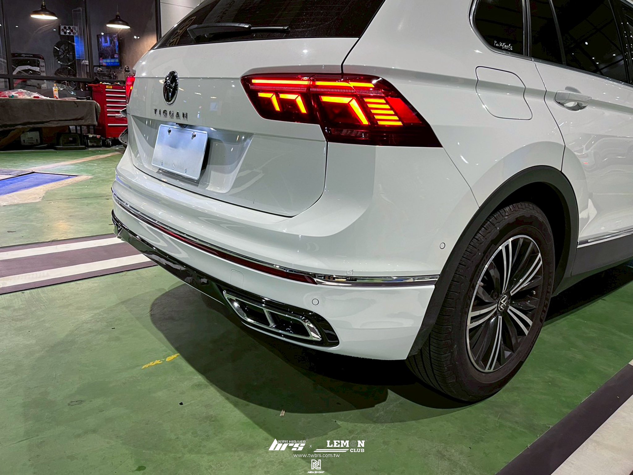 Volkswagen New Tiguan 安裝 Tiguan R 副廠前保桿+Tiguan R-Line 副廠後保桿+原廠動態流水尾燈
