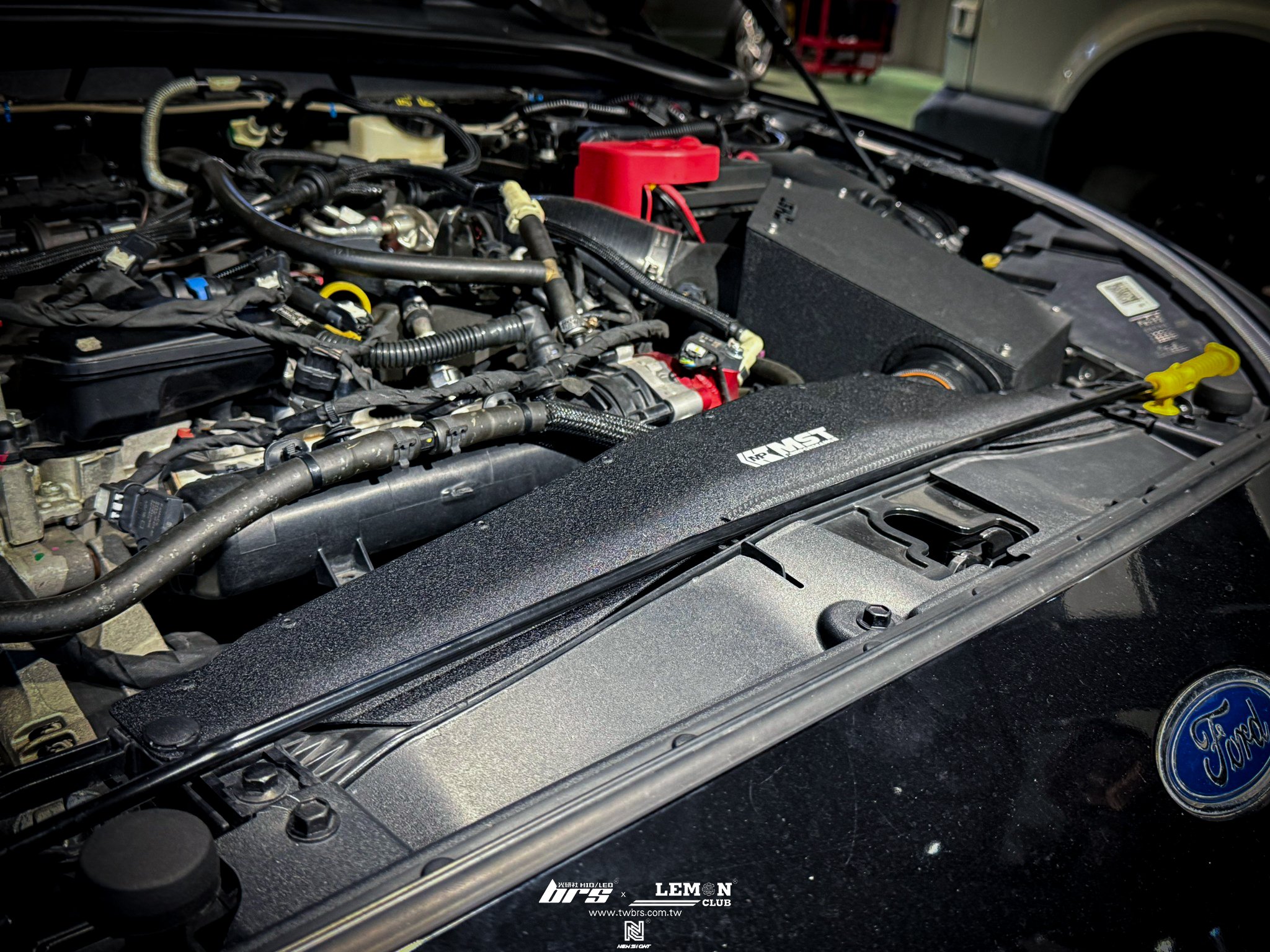 Ford Focus MK4 安裝 MST進氣導風罩