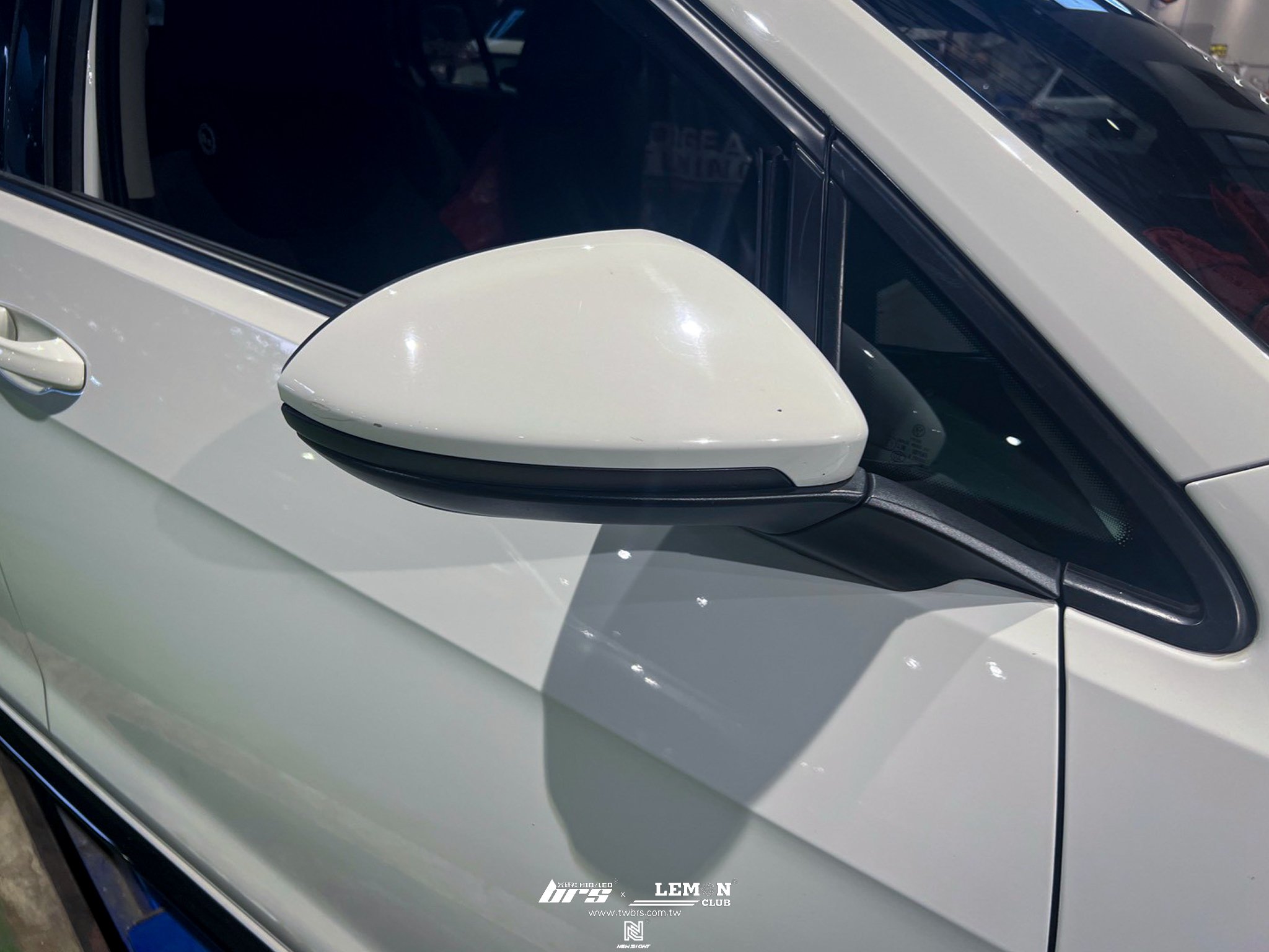 Volkswagen Golf 7 安裝 後視鏡流水方向燈