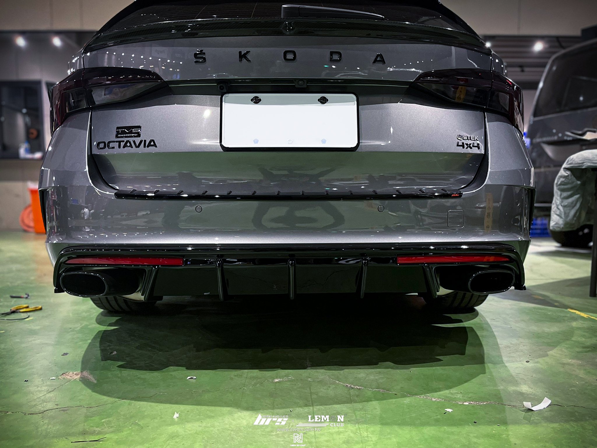 Skoda Octavia MK4 安裝 RS後保桿+Rieger Tuning後下擾流