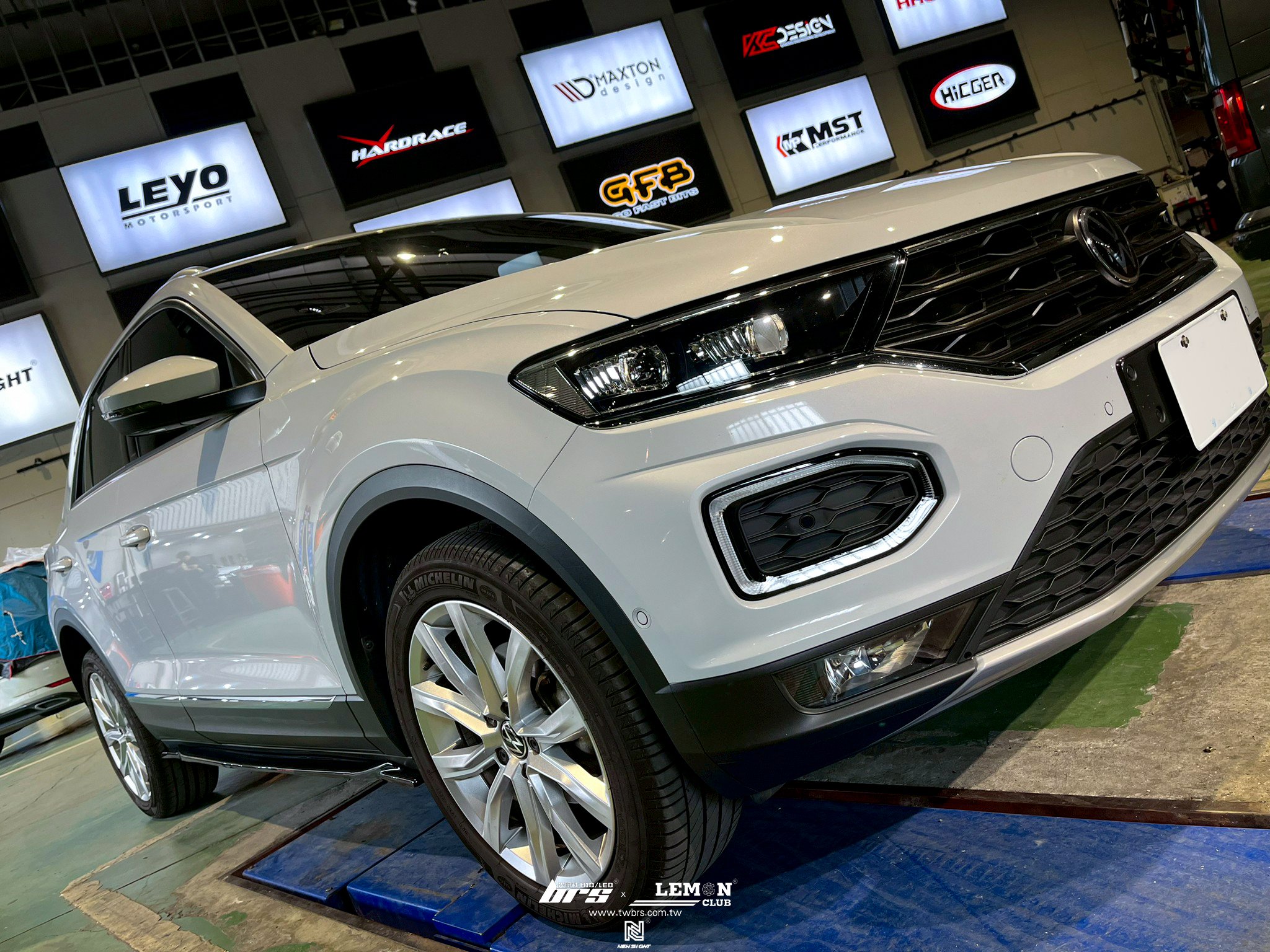 Volkswagen T-ROC 安裝 類MAX側裙