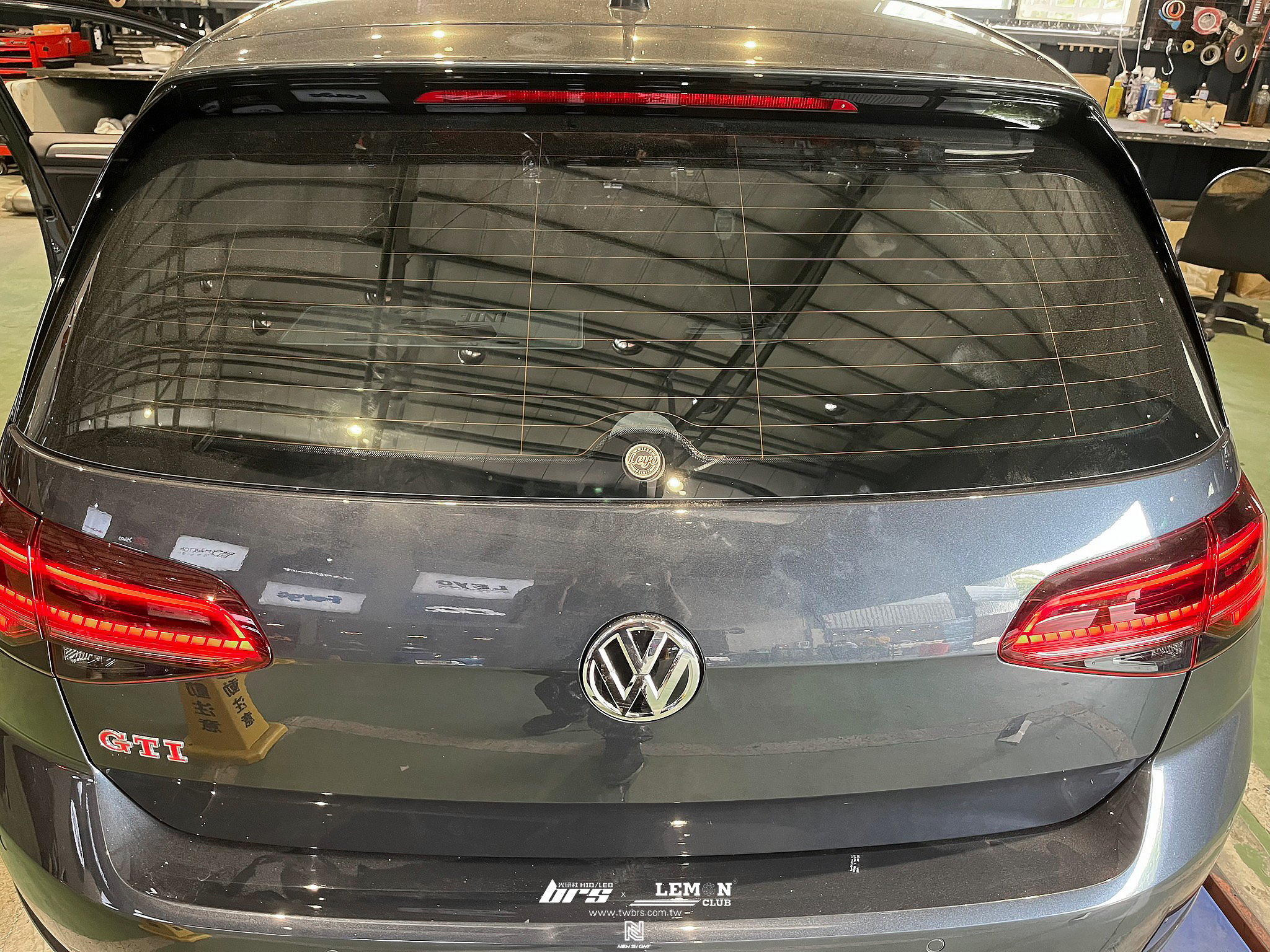 Volkswagen Golf 7.5 GTI 安裝 Leyo後雨刷移除塞