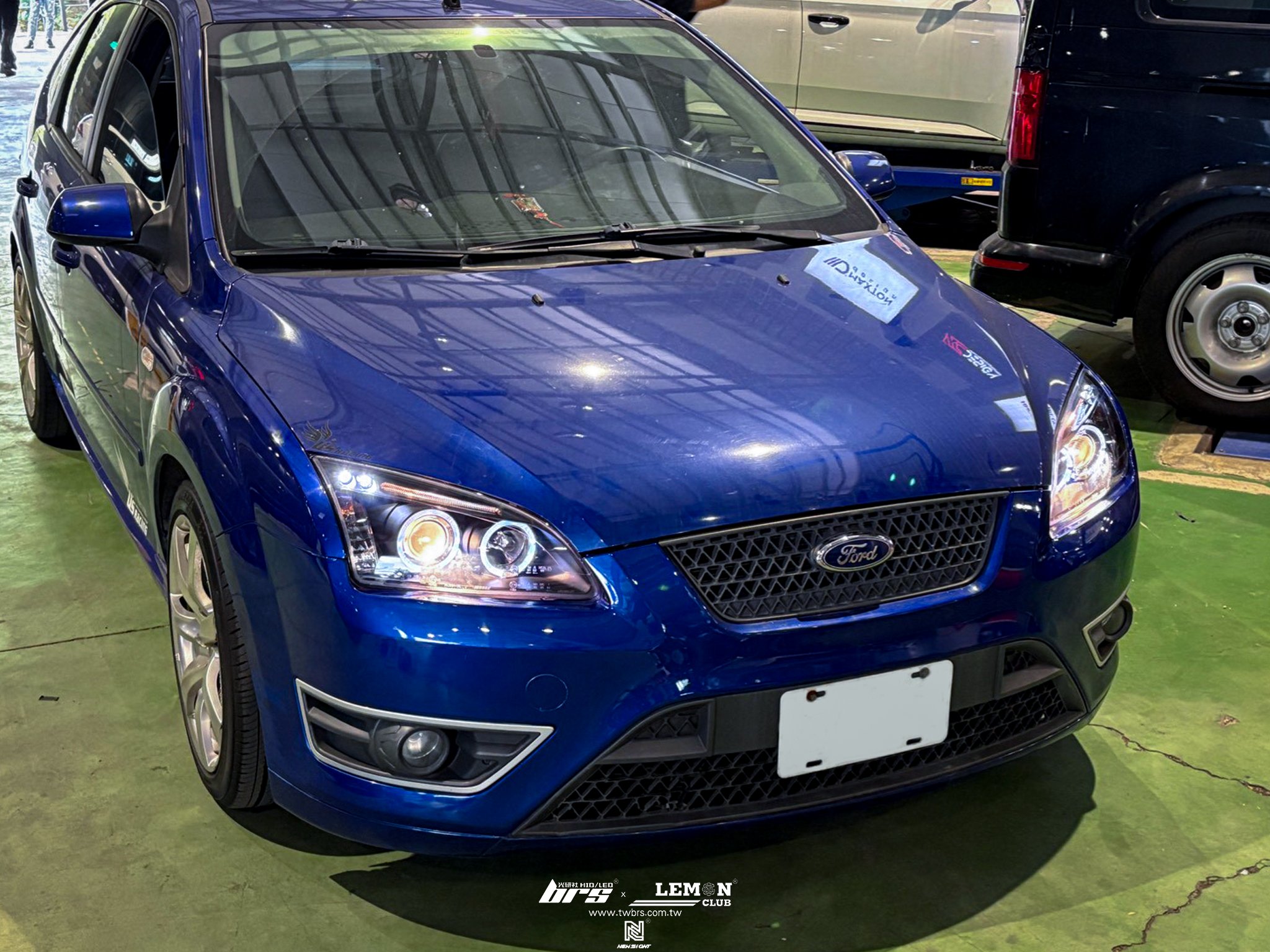 Ford Focus 安裝 雙光圈魚眼大燈總成