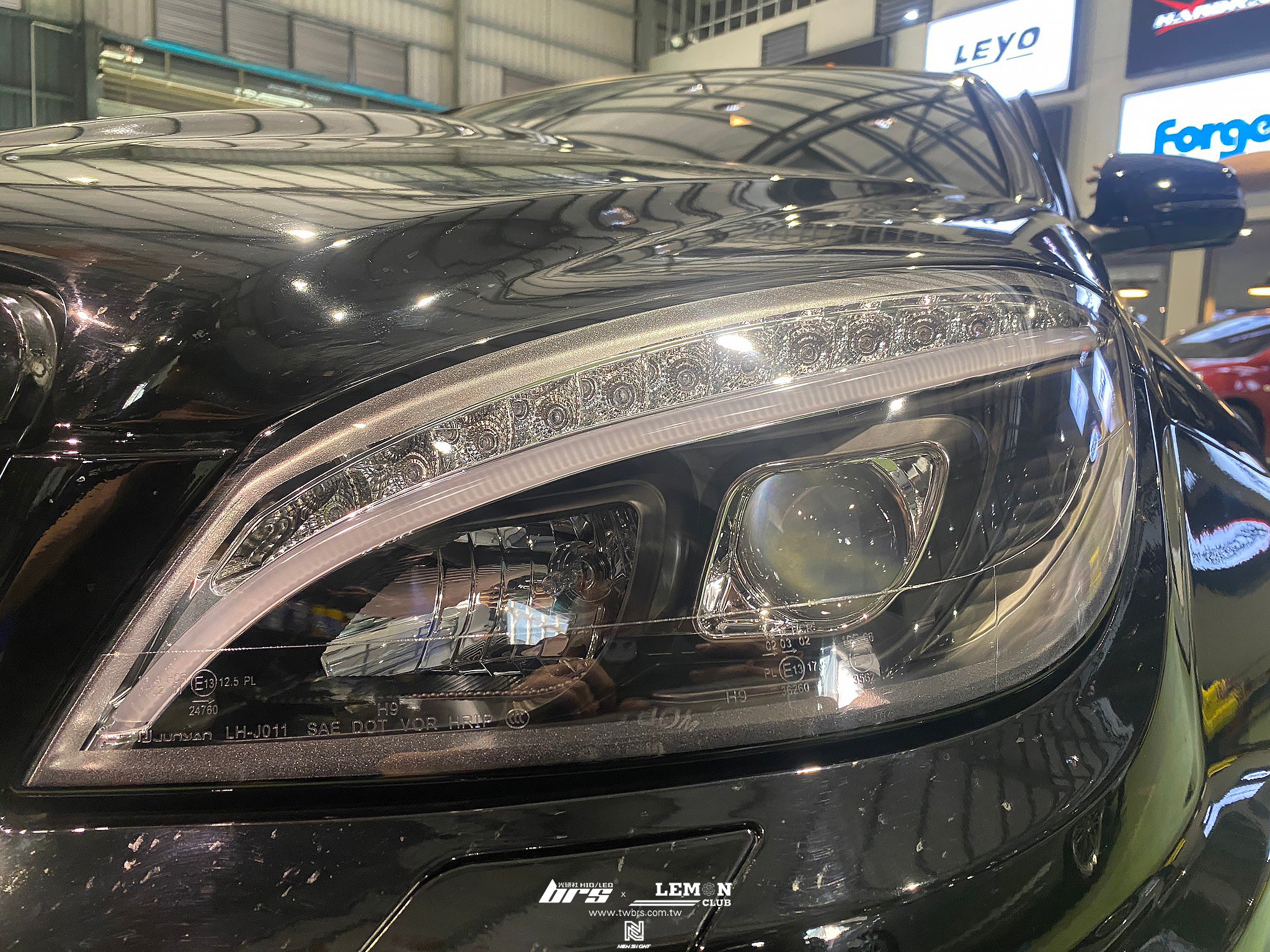 Benz W204 安裝 無流水魚眼大燈總成
