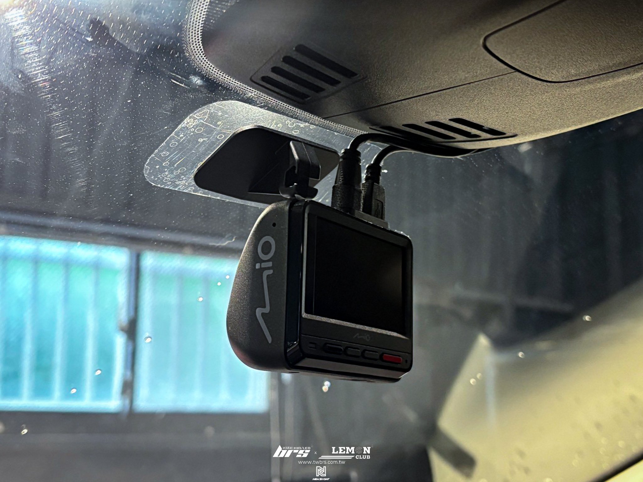 Ford Kuga 安裝 Mio WIFI前後雙鏡頭行車記錄器