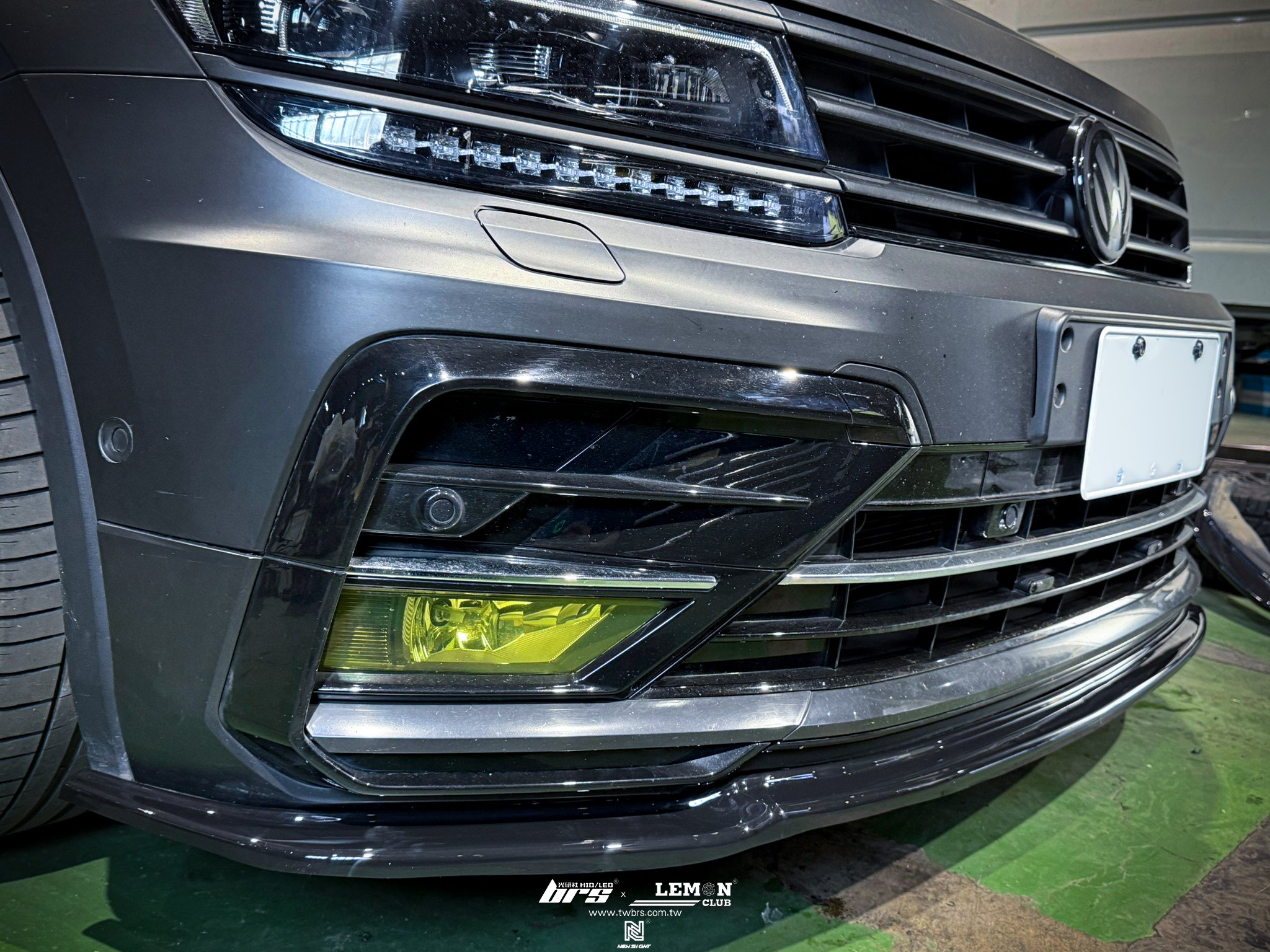 Volkswagen New Tiguan R-line 安裝 類Max前下巴