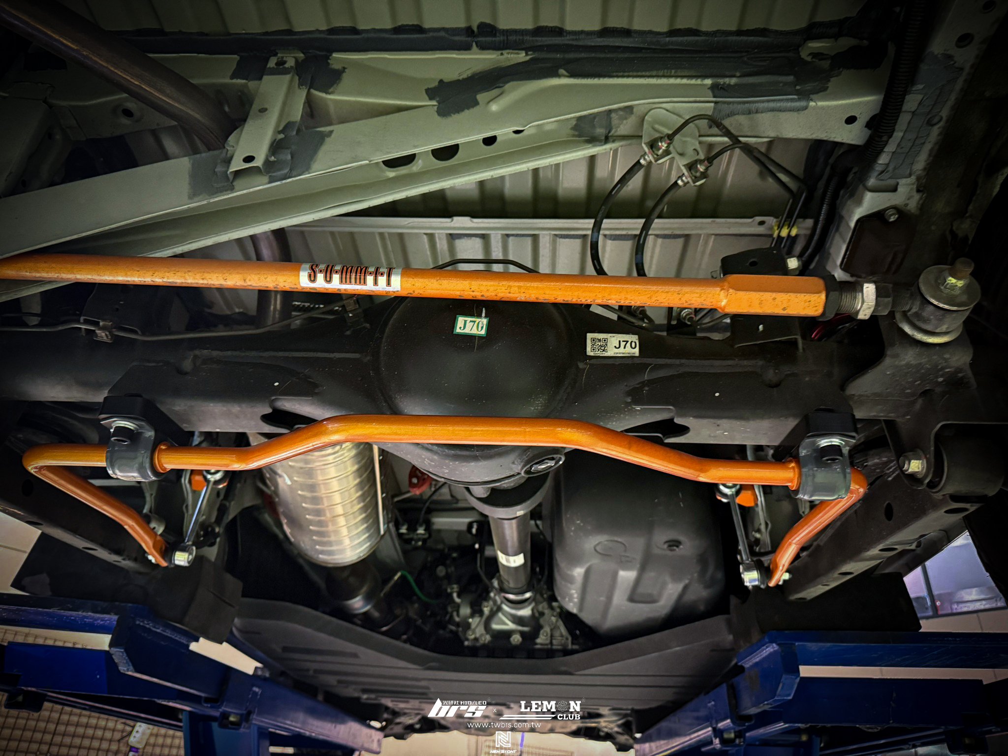 Toyota Town Ace 安裝 SUMMIT後防傾桿+方向機軸套