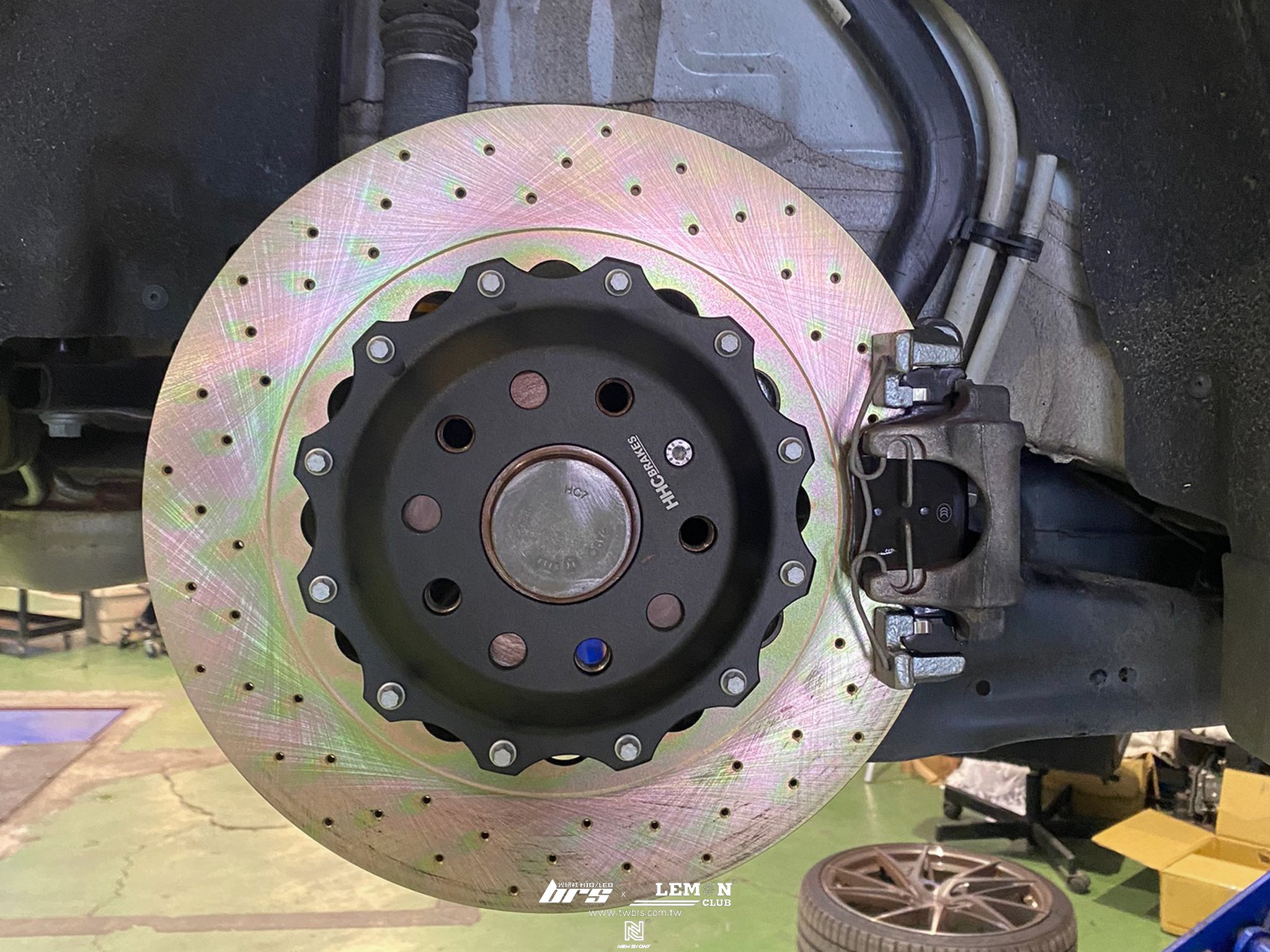 Volkswagen Golf 8 安裝 HHC 350mm後碟盤