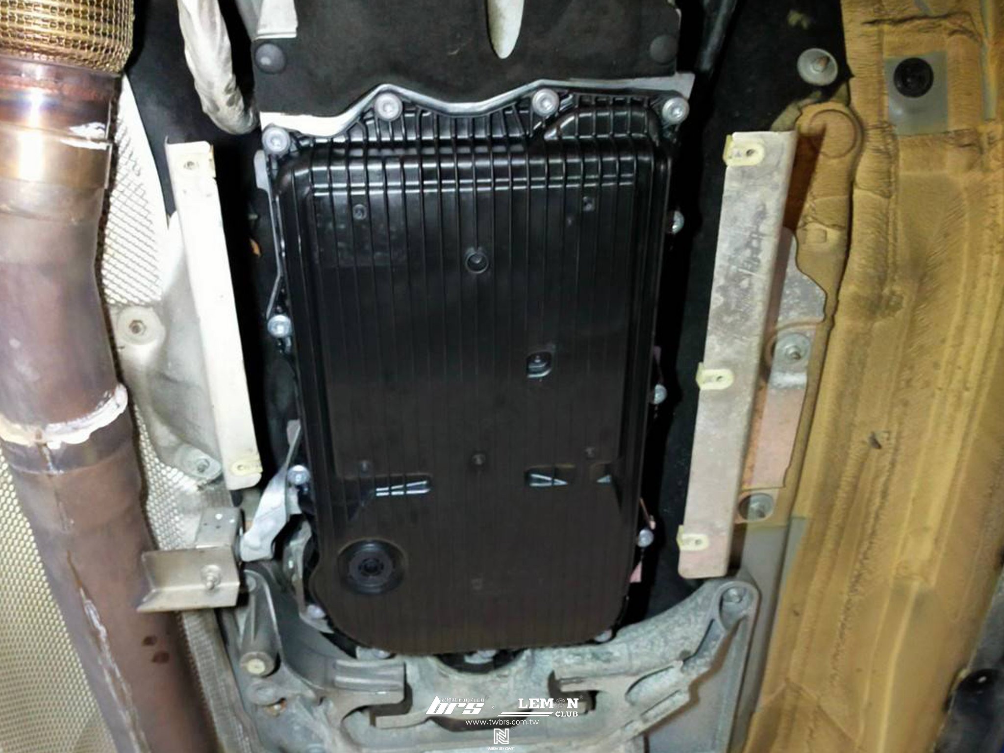 BMW G31 保養(原廠變速箱油底殼+ZF8八速全合成變速箱油)