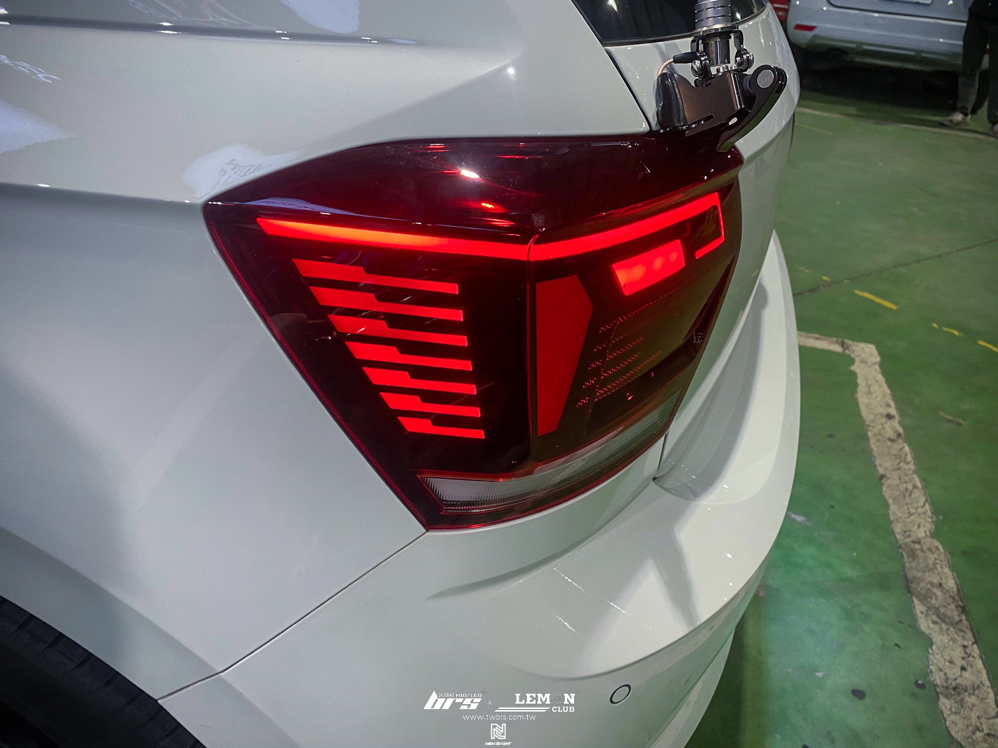 Volkswagen Polo 安裝 副廠LED流水尾燈
