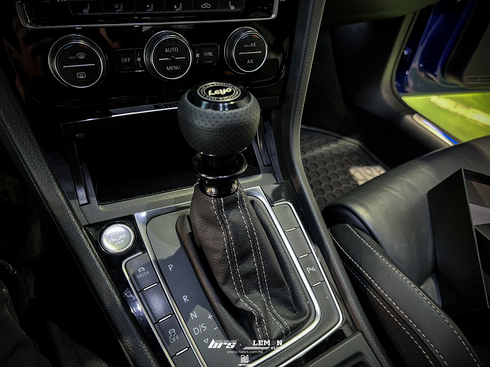 Volkswagen Golf 7.5 安裝 LEYO皮革排檔頭
