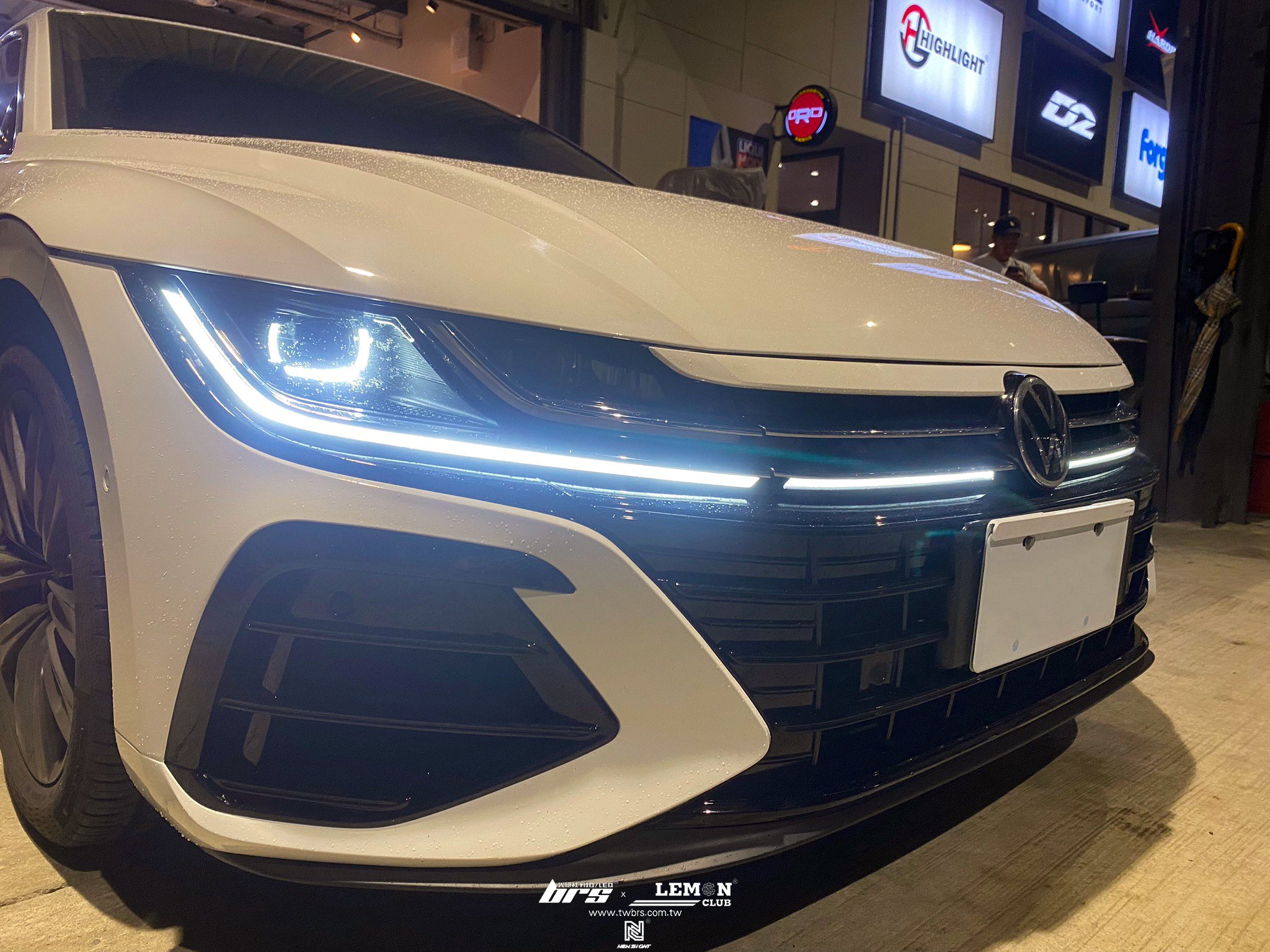 Volkswagen Arteon 安裝 原廠R前保桿