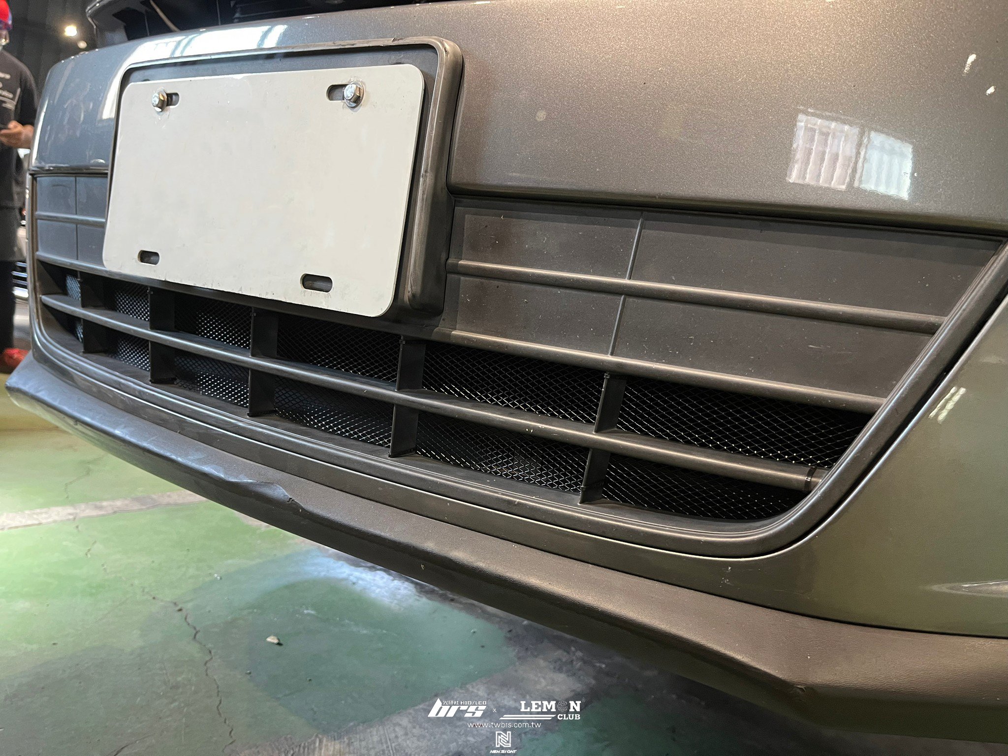 Volkswagen New Tiguan 安裝 保桿防跳石網