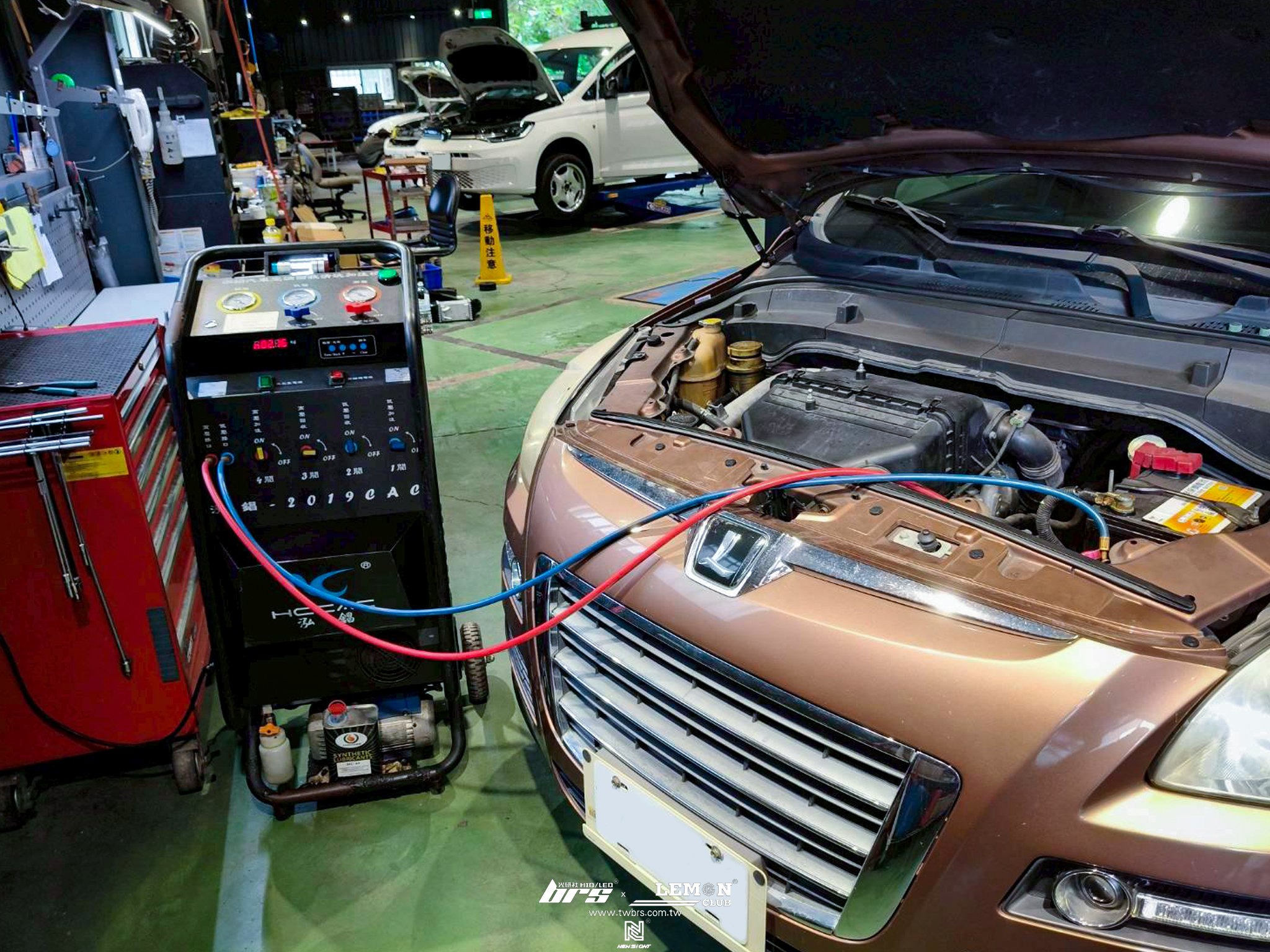 Luxgen M7 保養 壓縮機更換+冷氣清洗+冷凍油更換