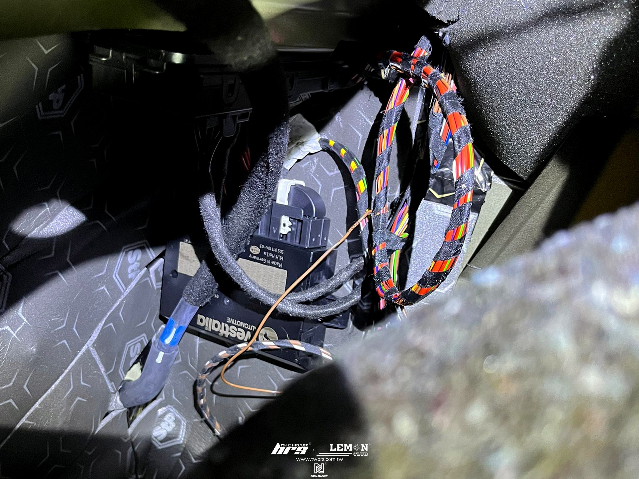 Skoda Superb 安裝 ORIS專用快拆拖車勾+Westfarlia 專用13P線組