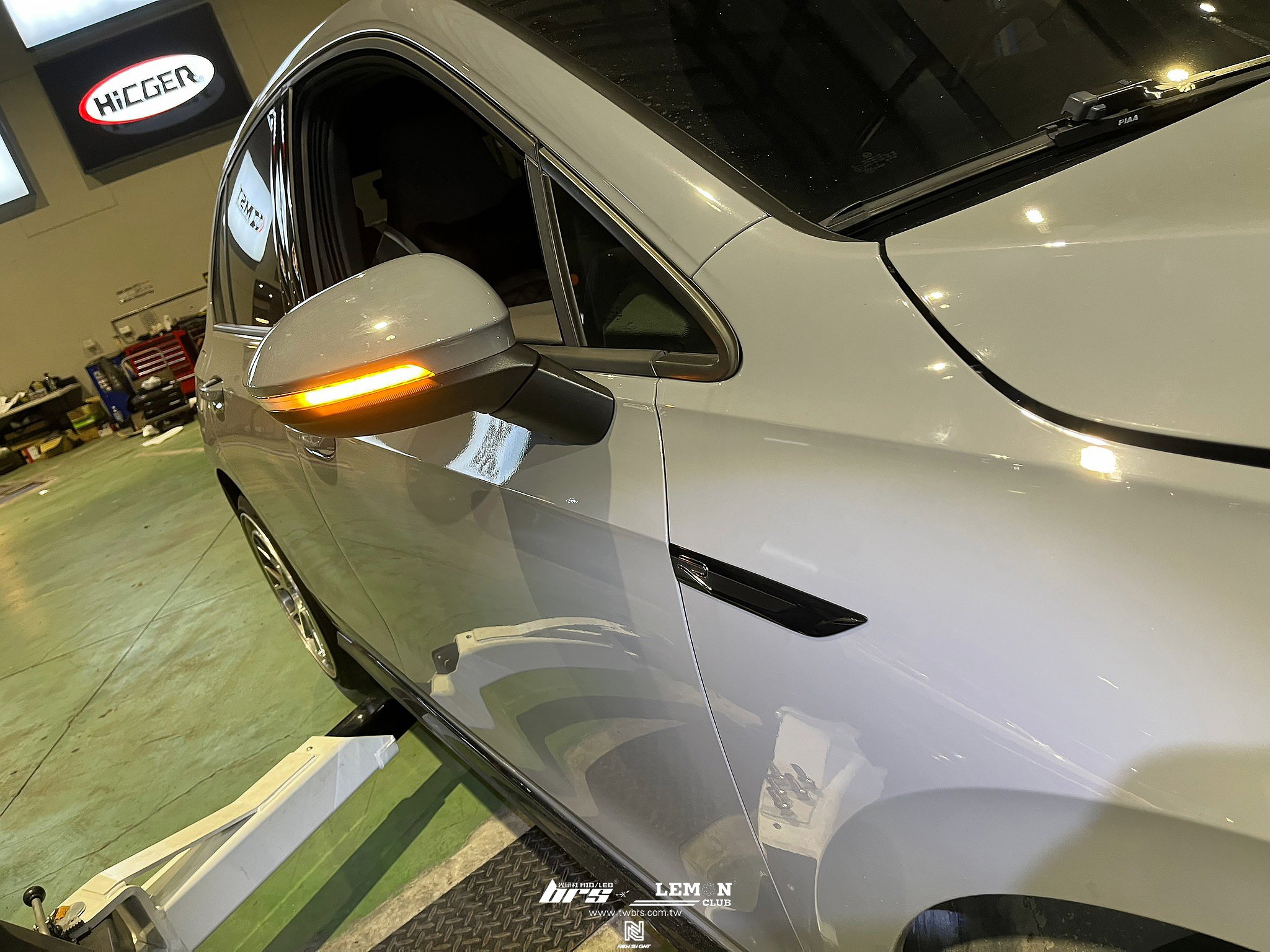 Volkswagen Golf 8 安裝 OSRAM 歐司朗後視鏡側燈-流水款+跳石網